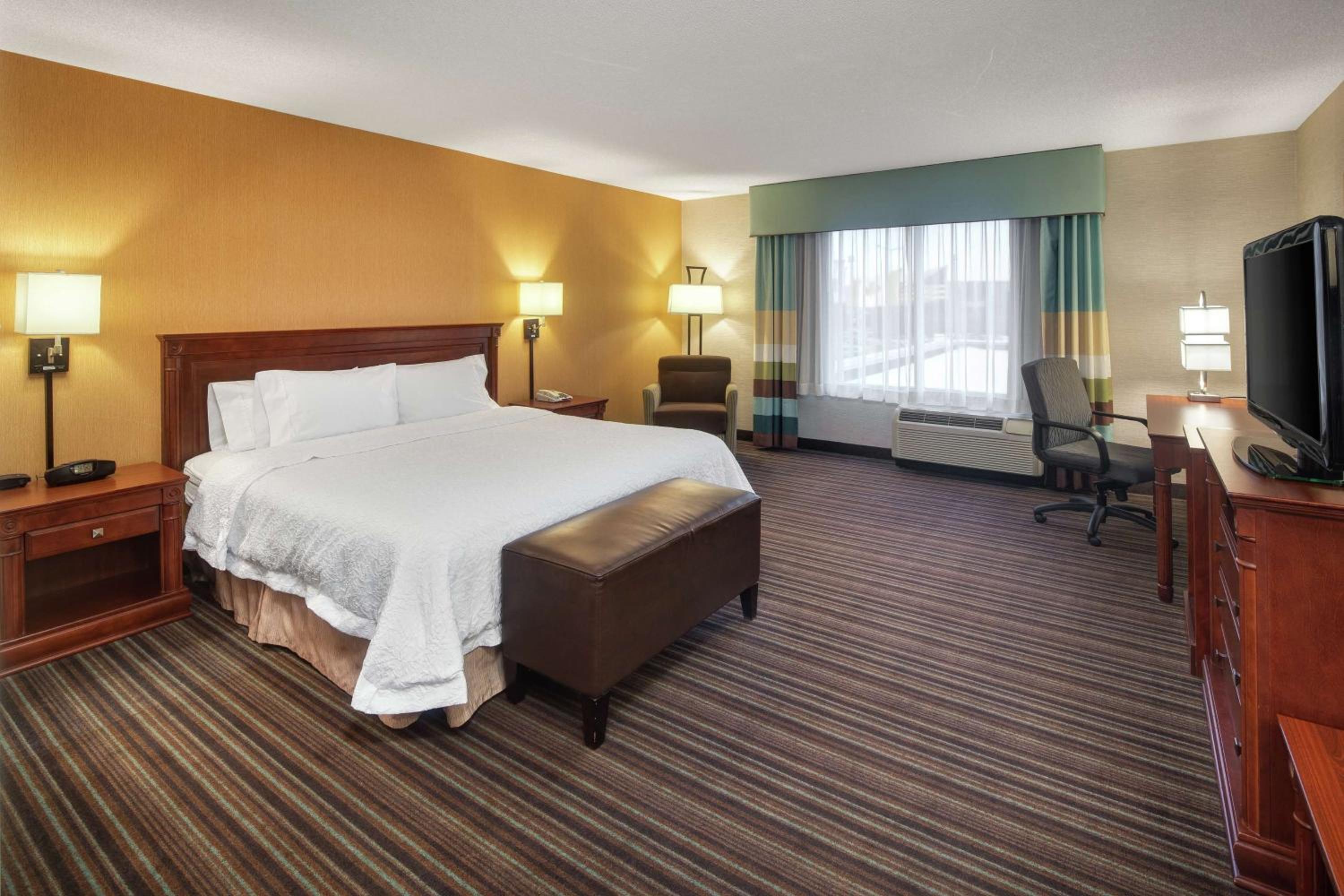 King Room - Disability Access/Non-Smoking - Photo 3
