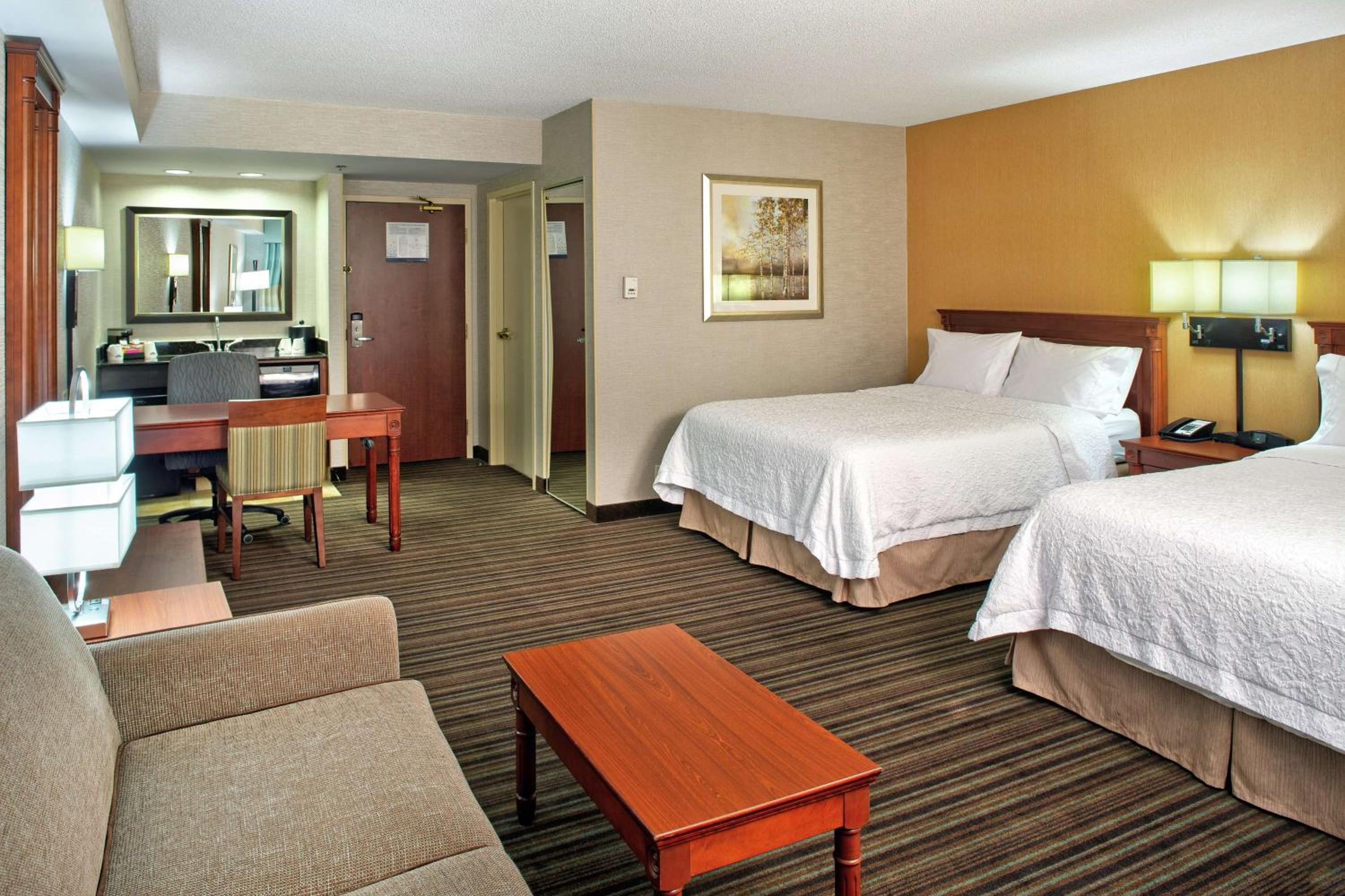 Queen Studio Suite with Two Queen Beds and Sofa Bed - Non-Smoking - Photo 8