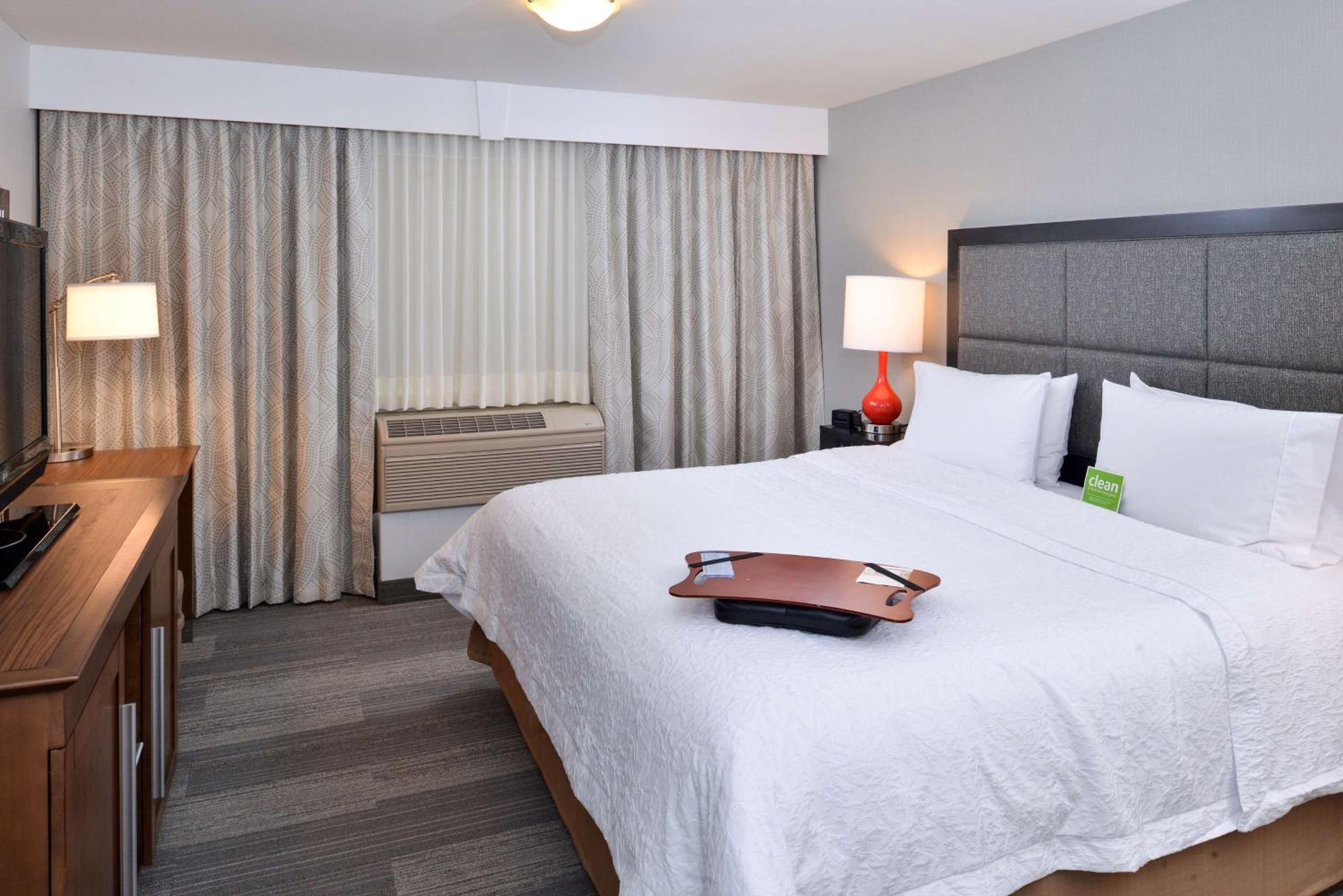 One-Bedroom King Suite with Kitchen - Non-Smoking  - Photo 1