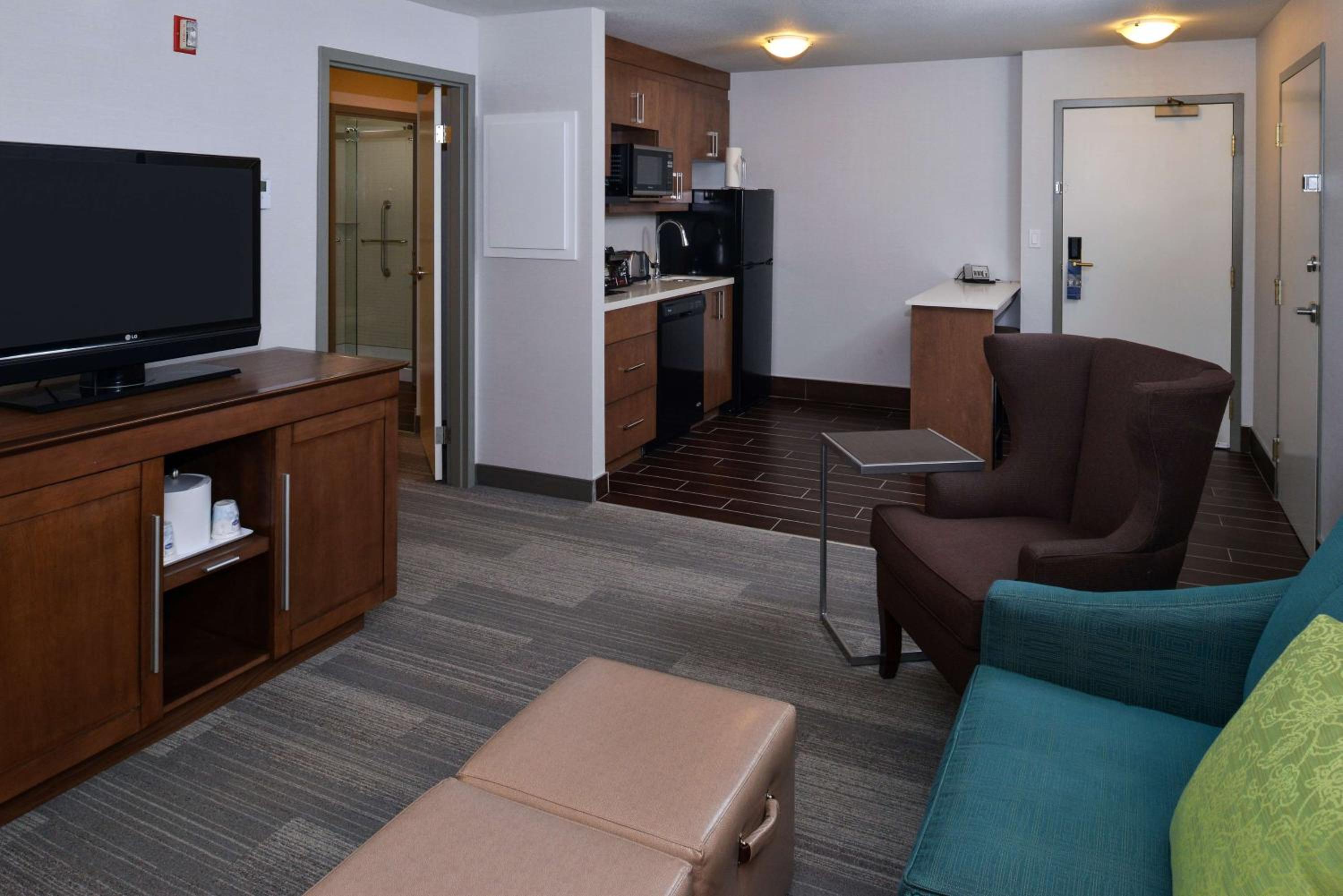 One-Bedroom King Suite with Kitchen - Non-Smoking  - Photo 3