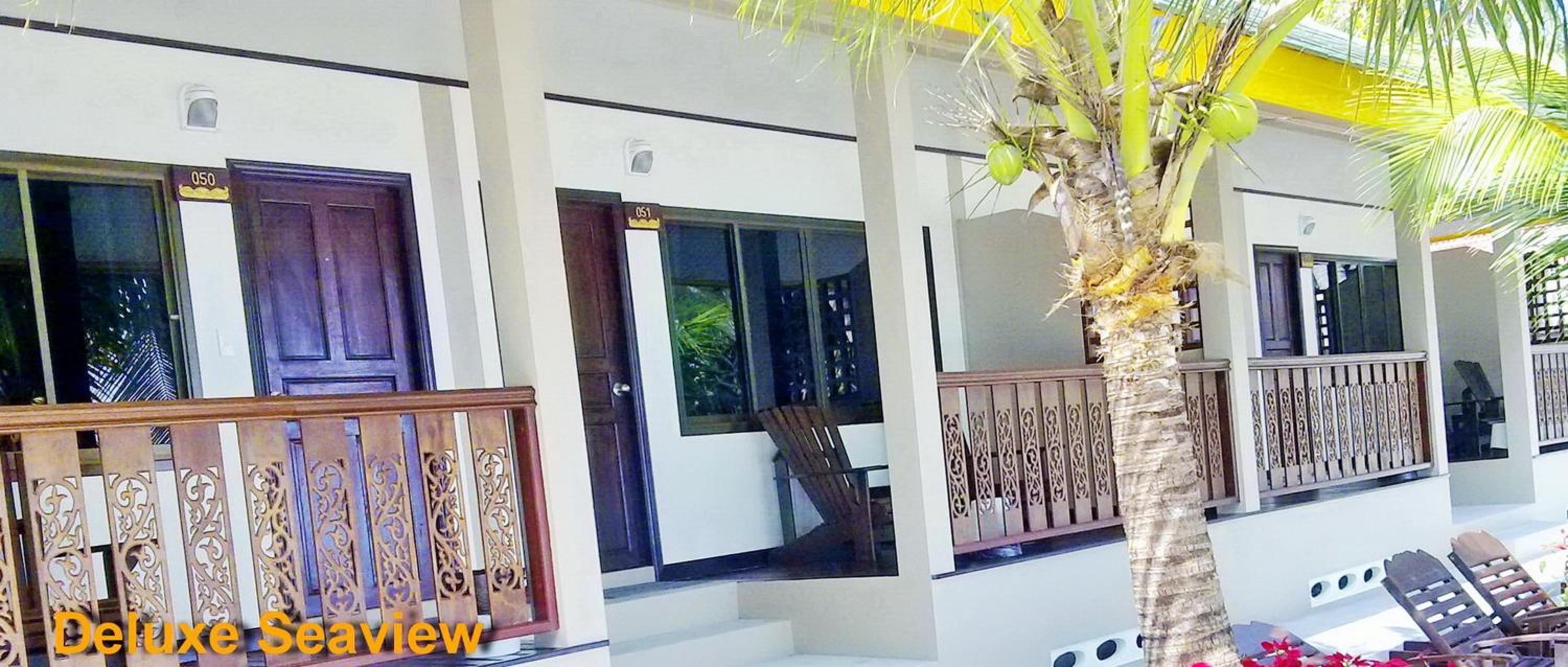 Deluxe Double Room with Sea View - Photo 17