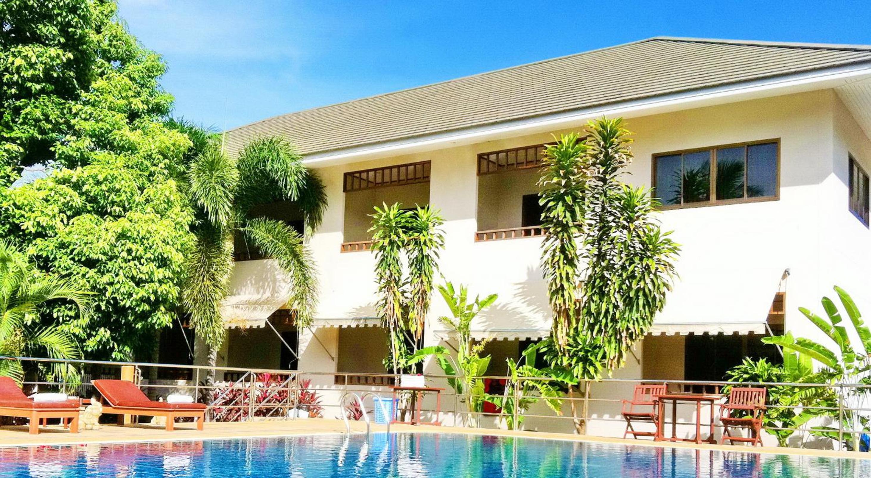 Double Room with Pool View - Photo 2