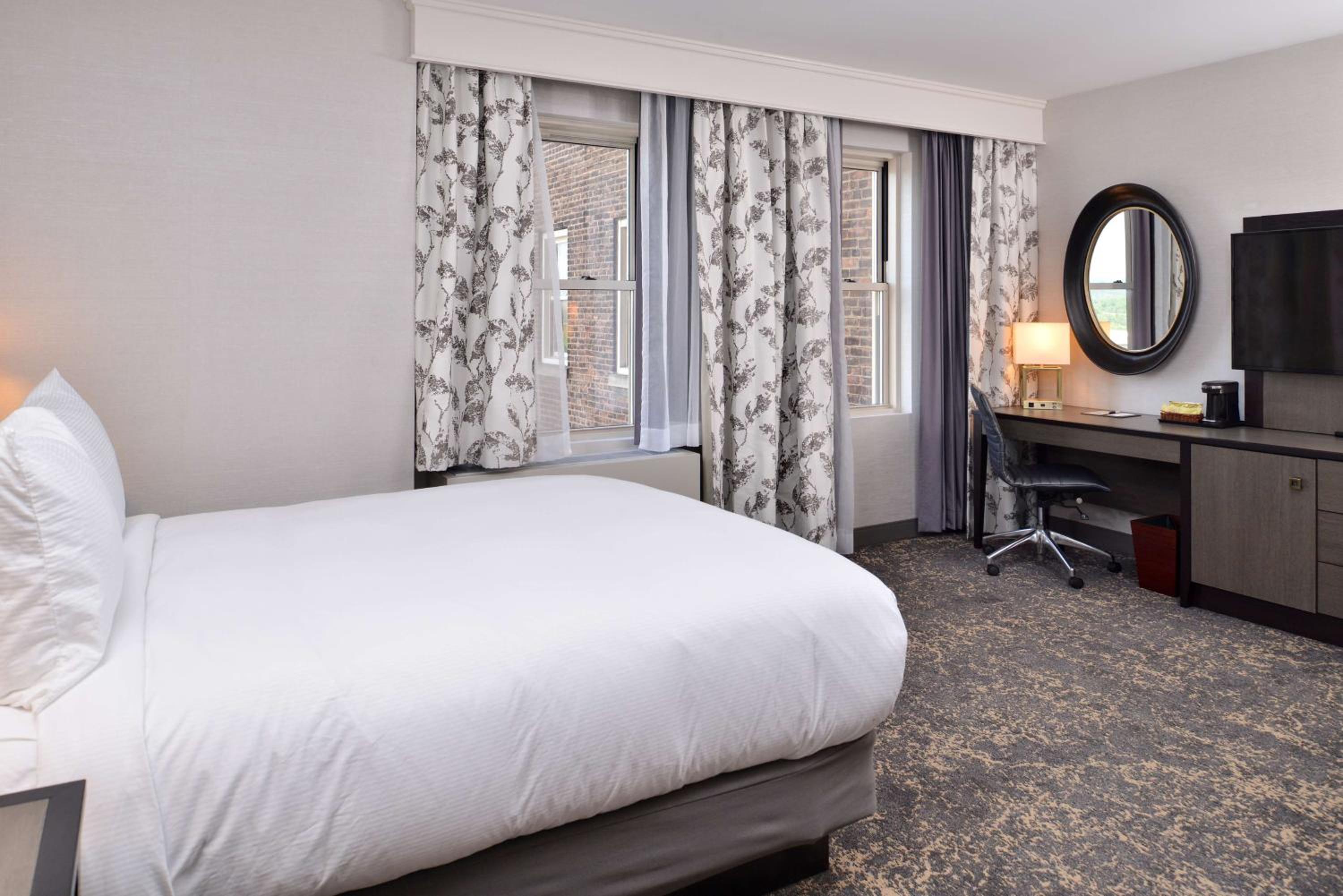Queen Room - Photo 9