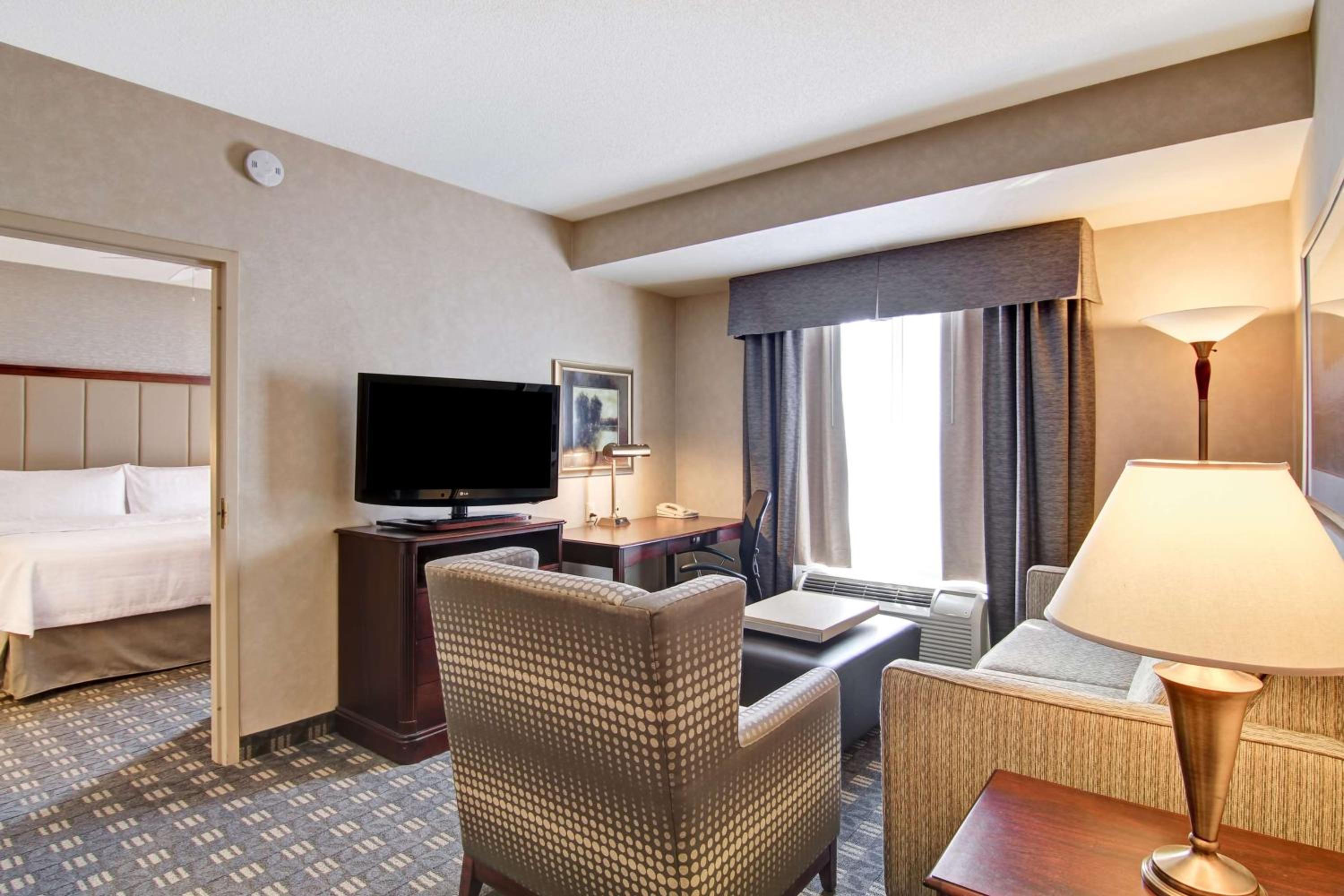 One-Bedroom King Suite - Non-Smoking - Photo 4