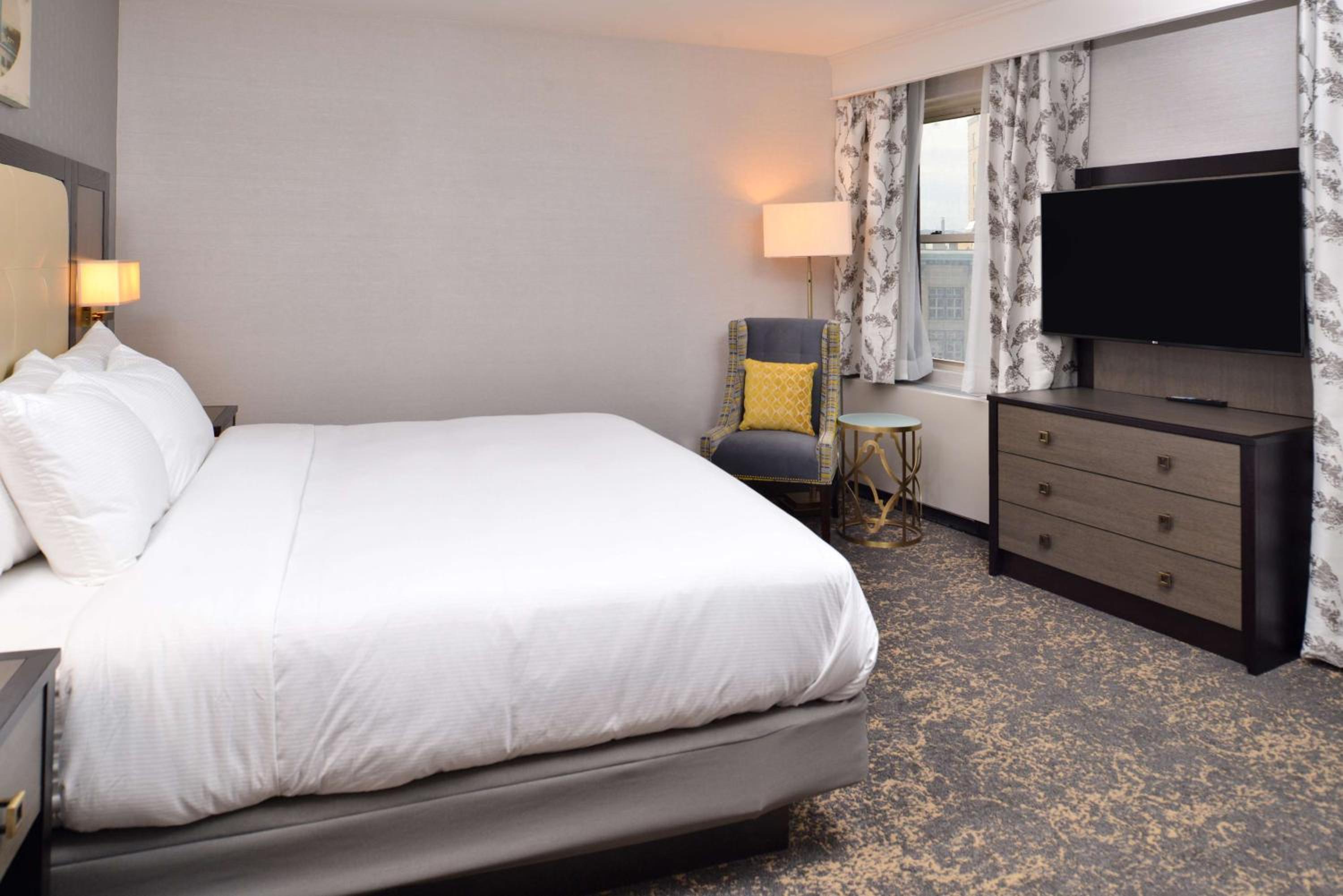 King Studio Suite - Photo 3