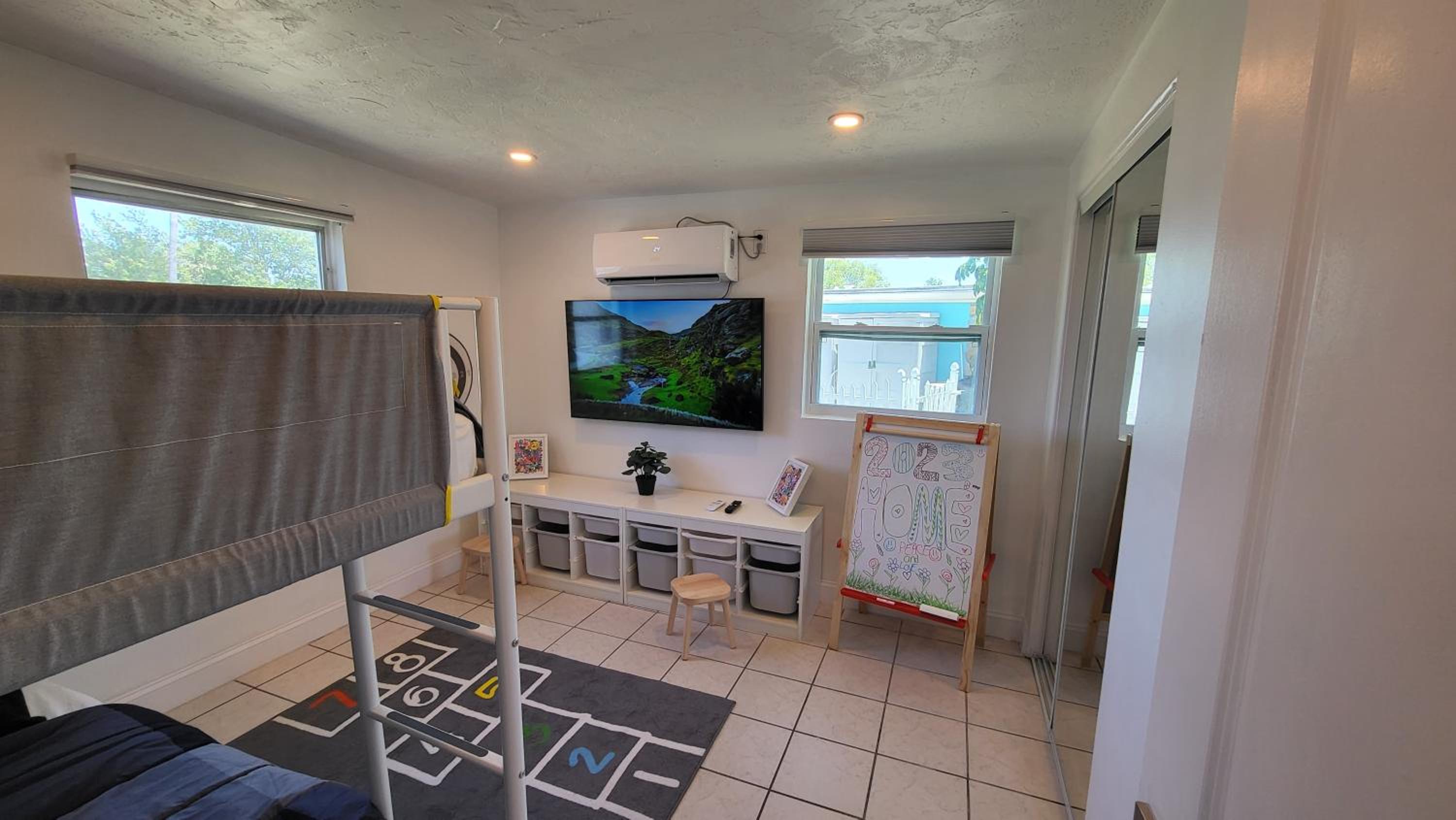 Two-Bedroom House photo 2