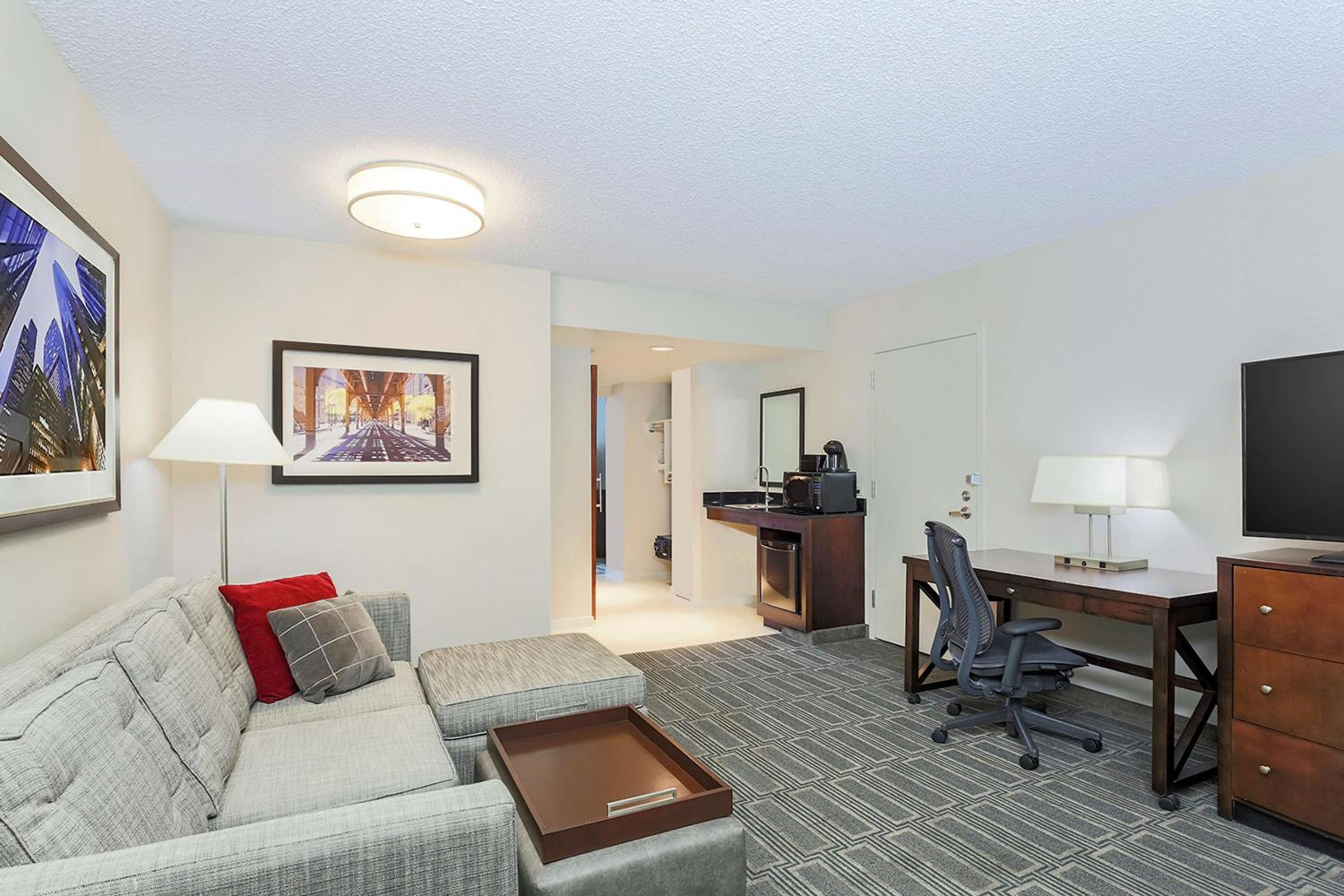 King Suite - Disability Access/Non-Smoking - Photo 5