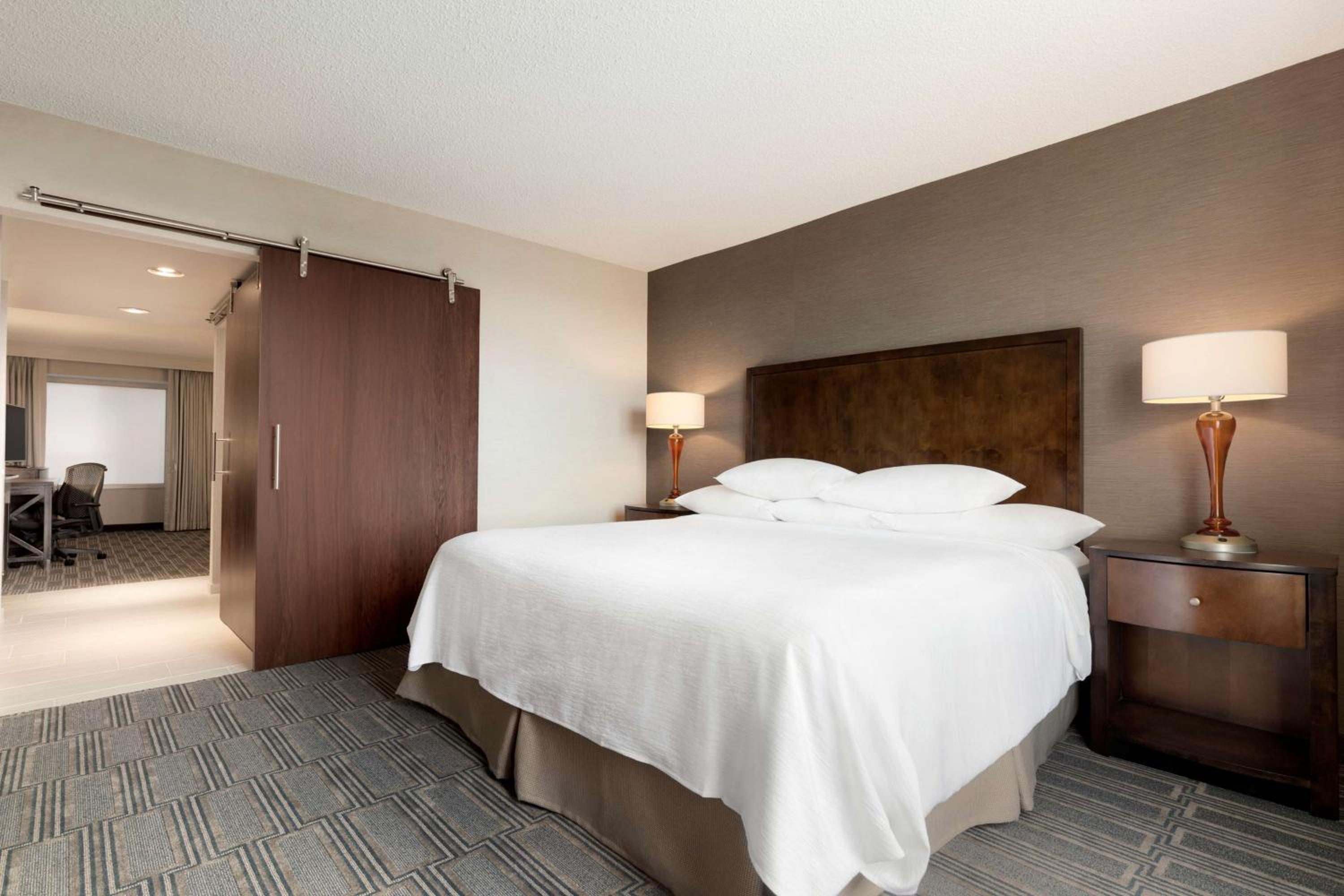 Two-Bedroom Suite - Photo 2