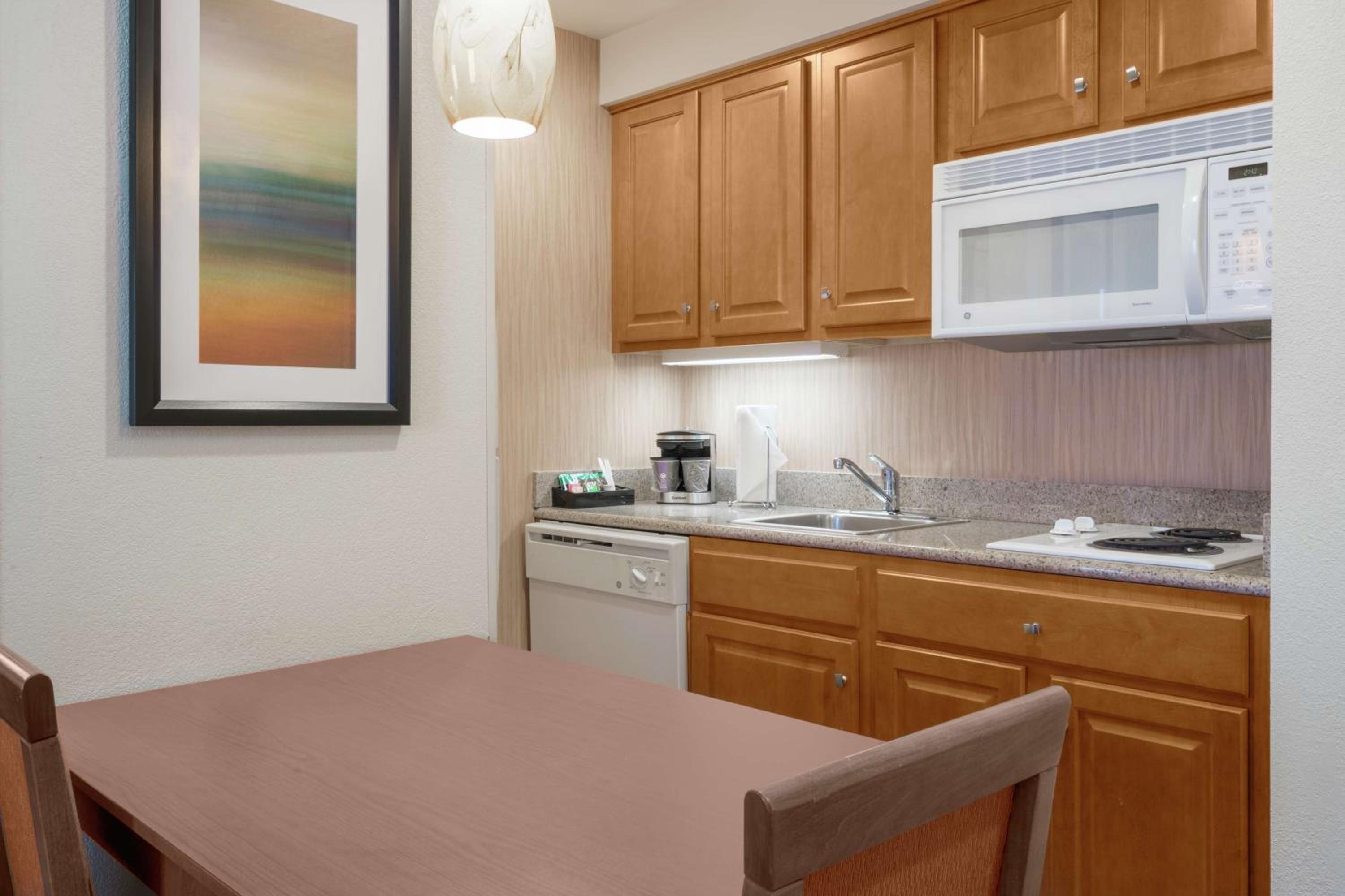 King Studio Suite - Non-Smoking - Photo 3