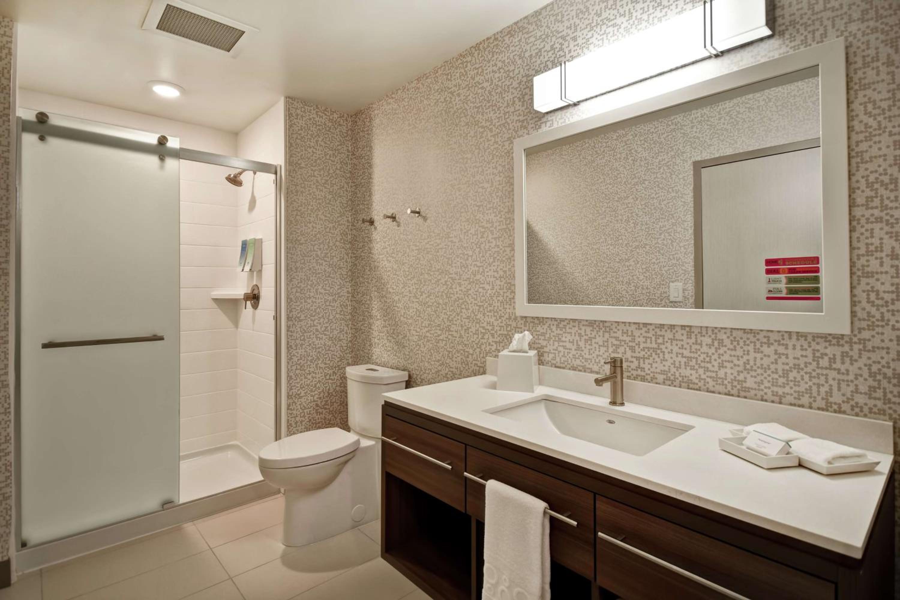 King Studio Suite - Non-Smoking - Photo 2