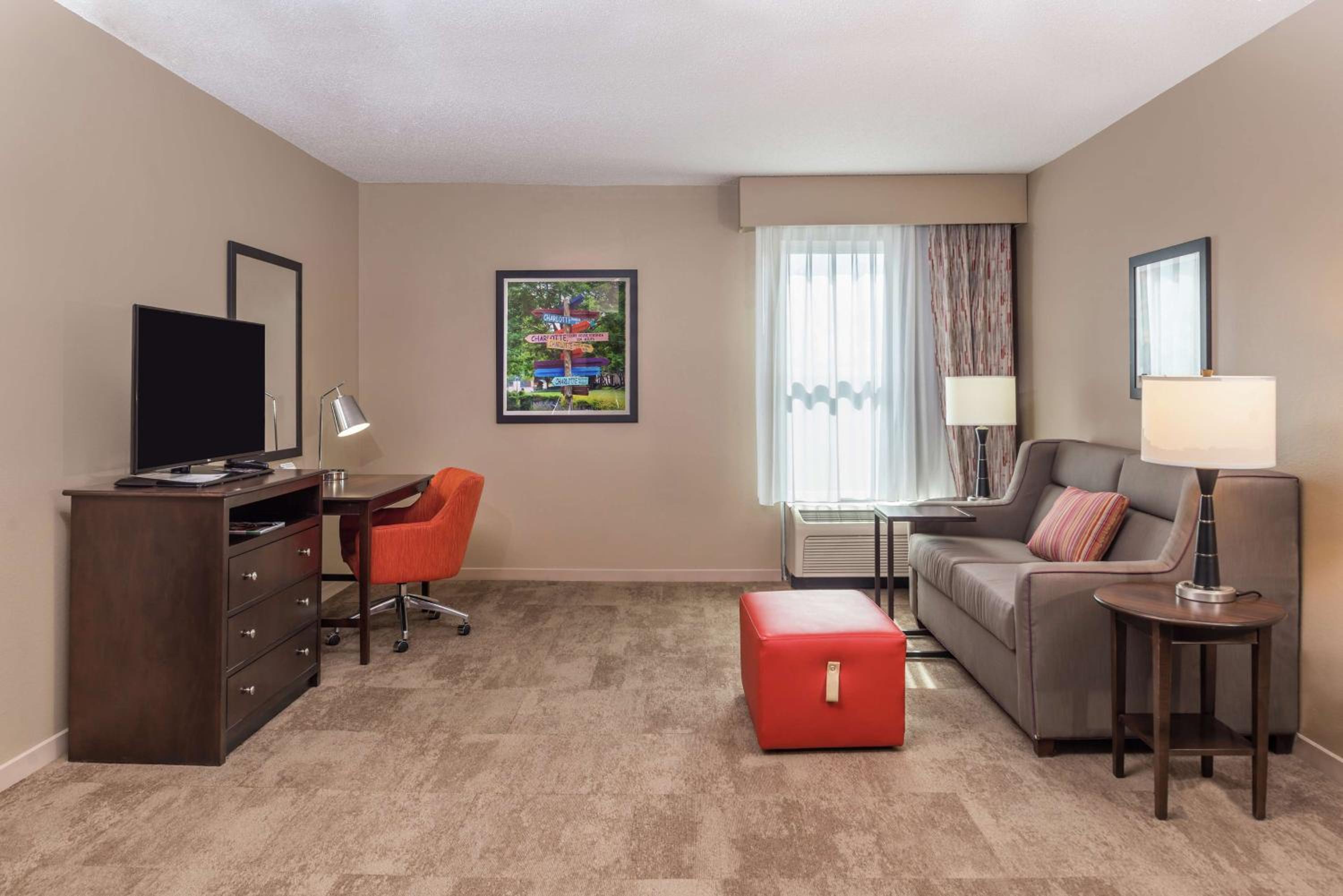 King Suite with Kitchen - Non-Smoking - Photo 1