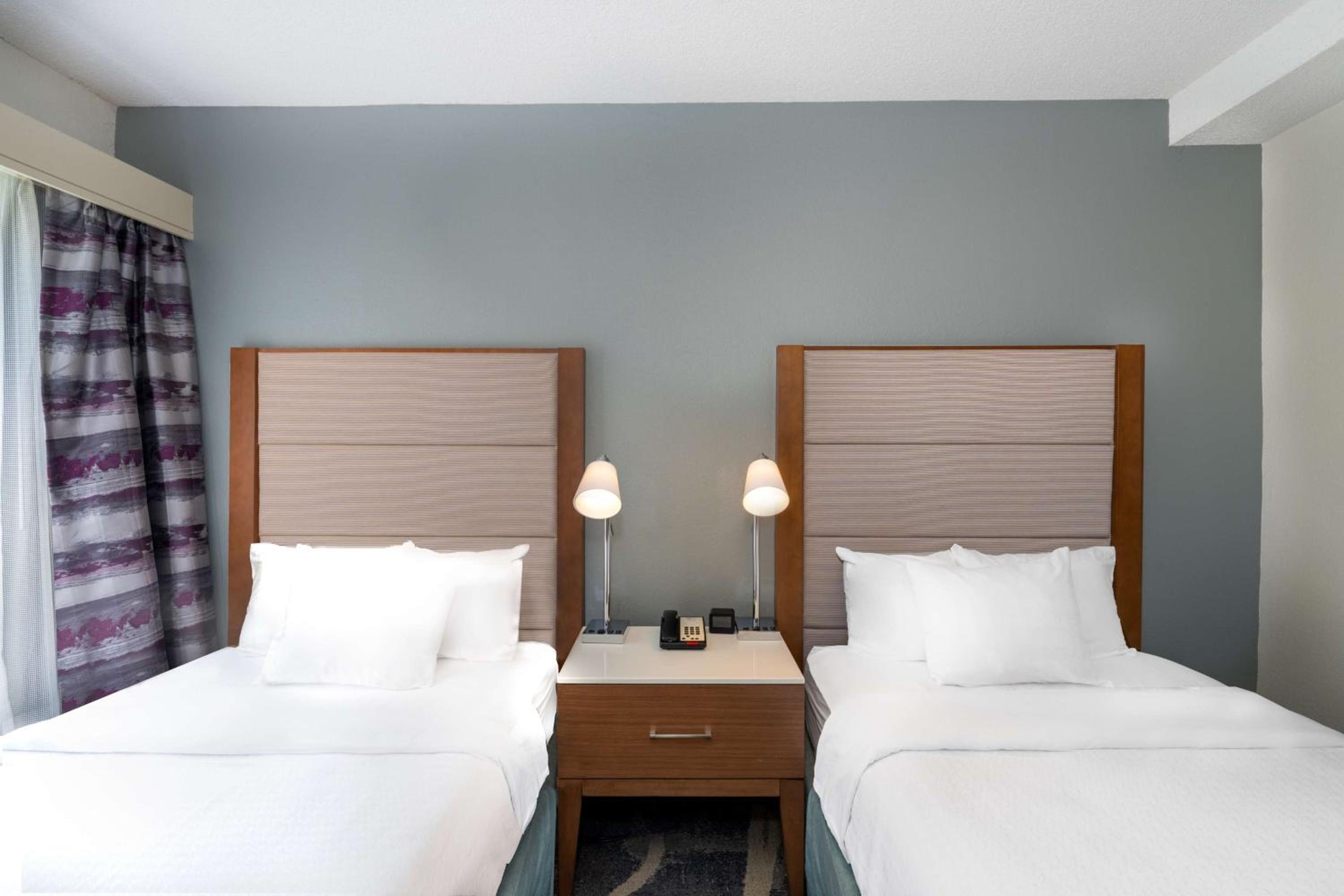One-Bedroom Double Suite - Non-Smoking - Photo 6
