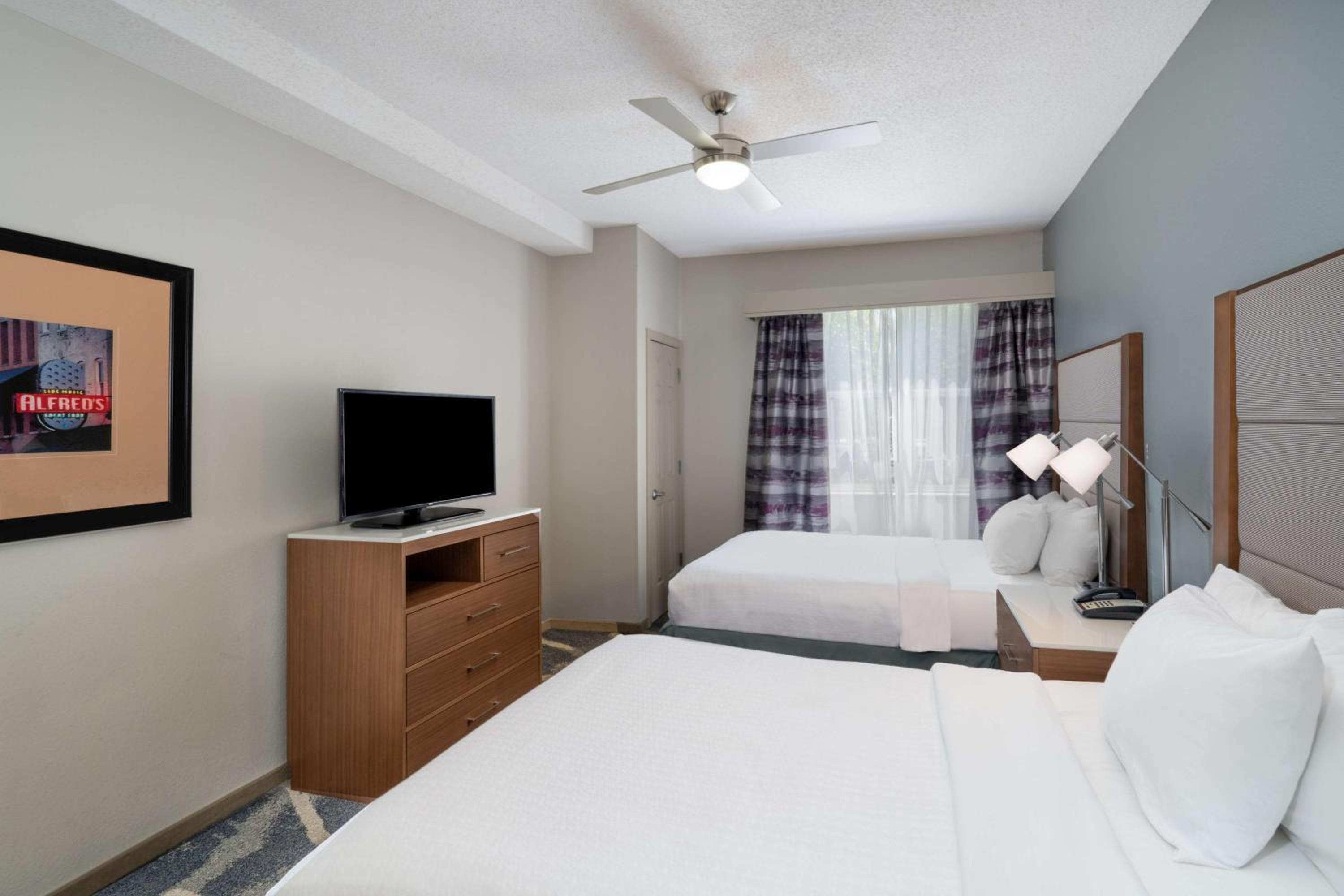 One-Bedroom Double Suite - Non-Smoking - Photo 5