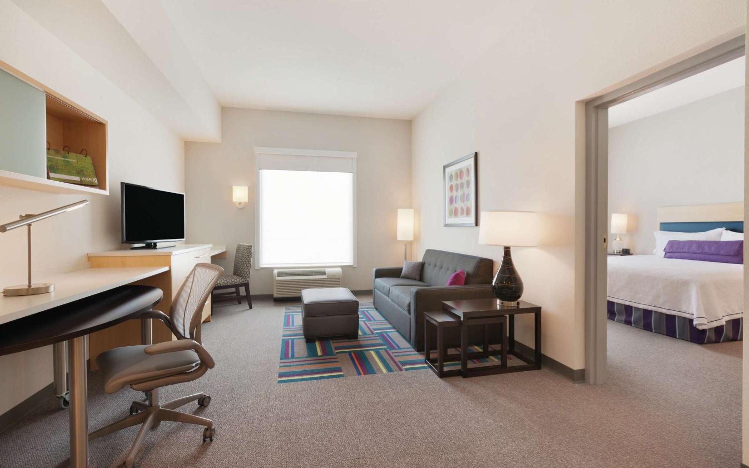 Suite, 1 King Bed, Accessible (Hearing)