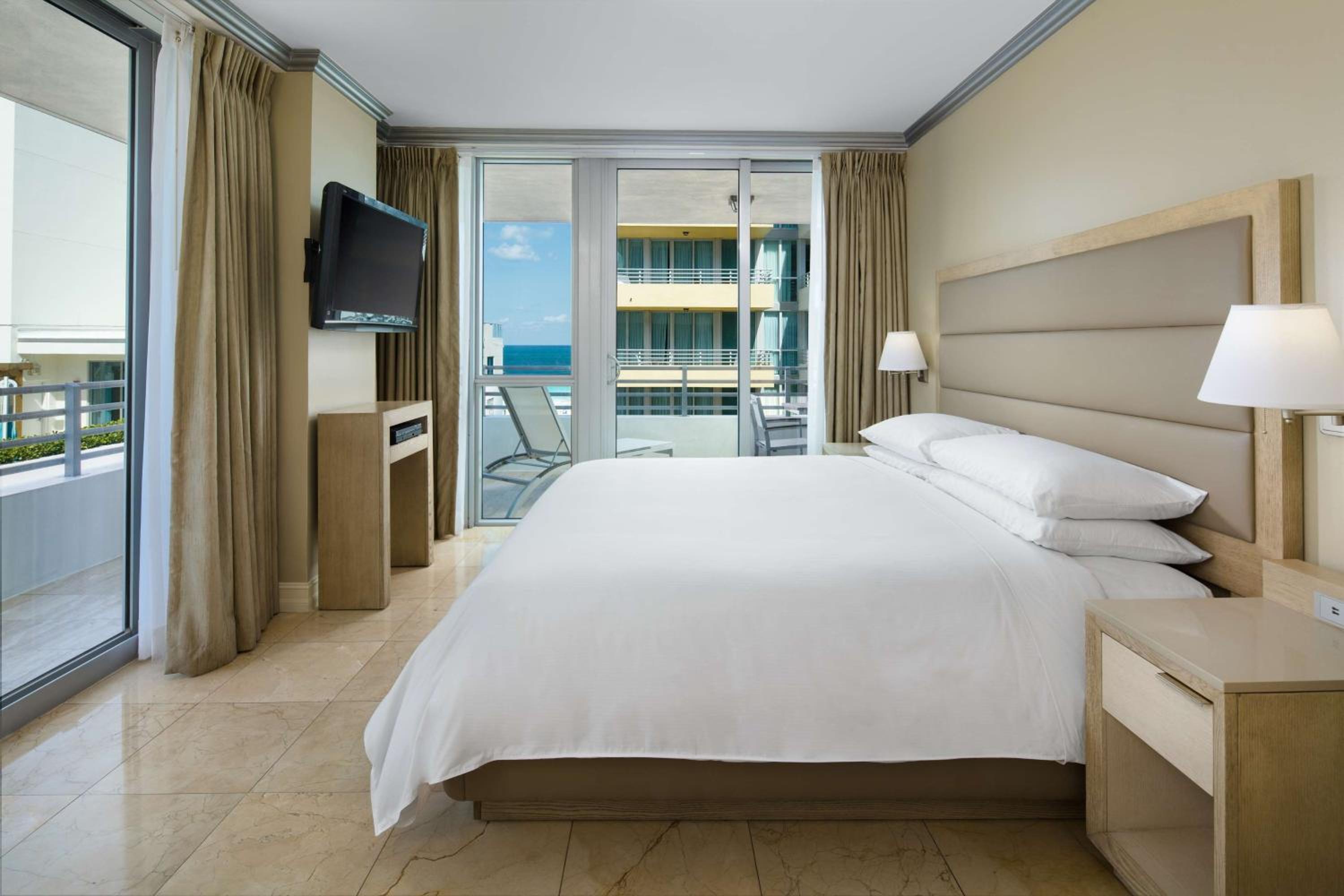 King Suite Mobility Access