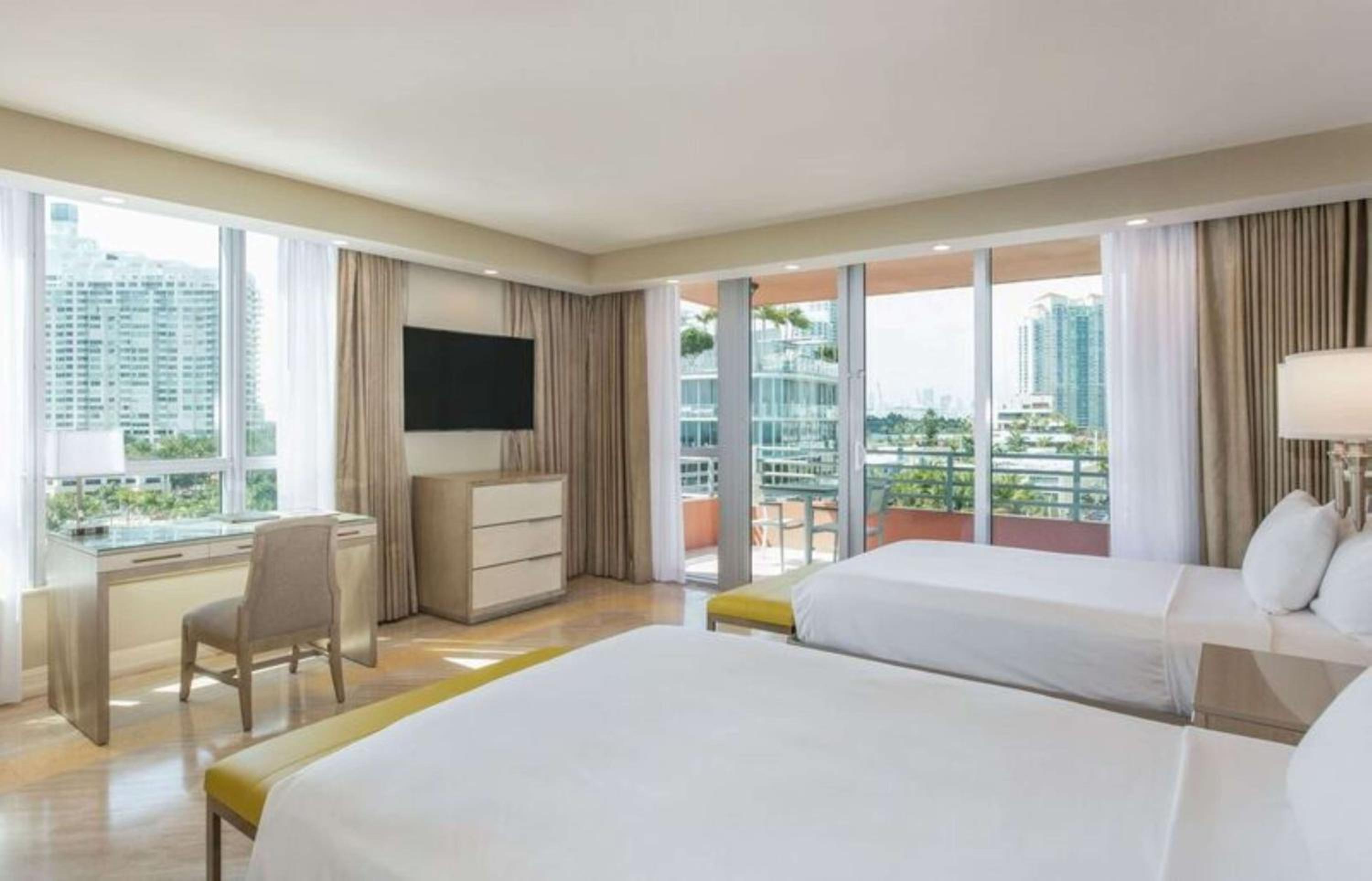 Deluxe Double Corner Studio With City View