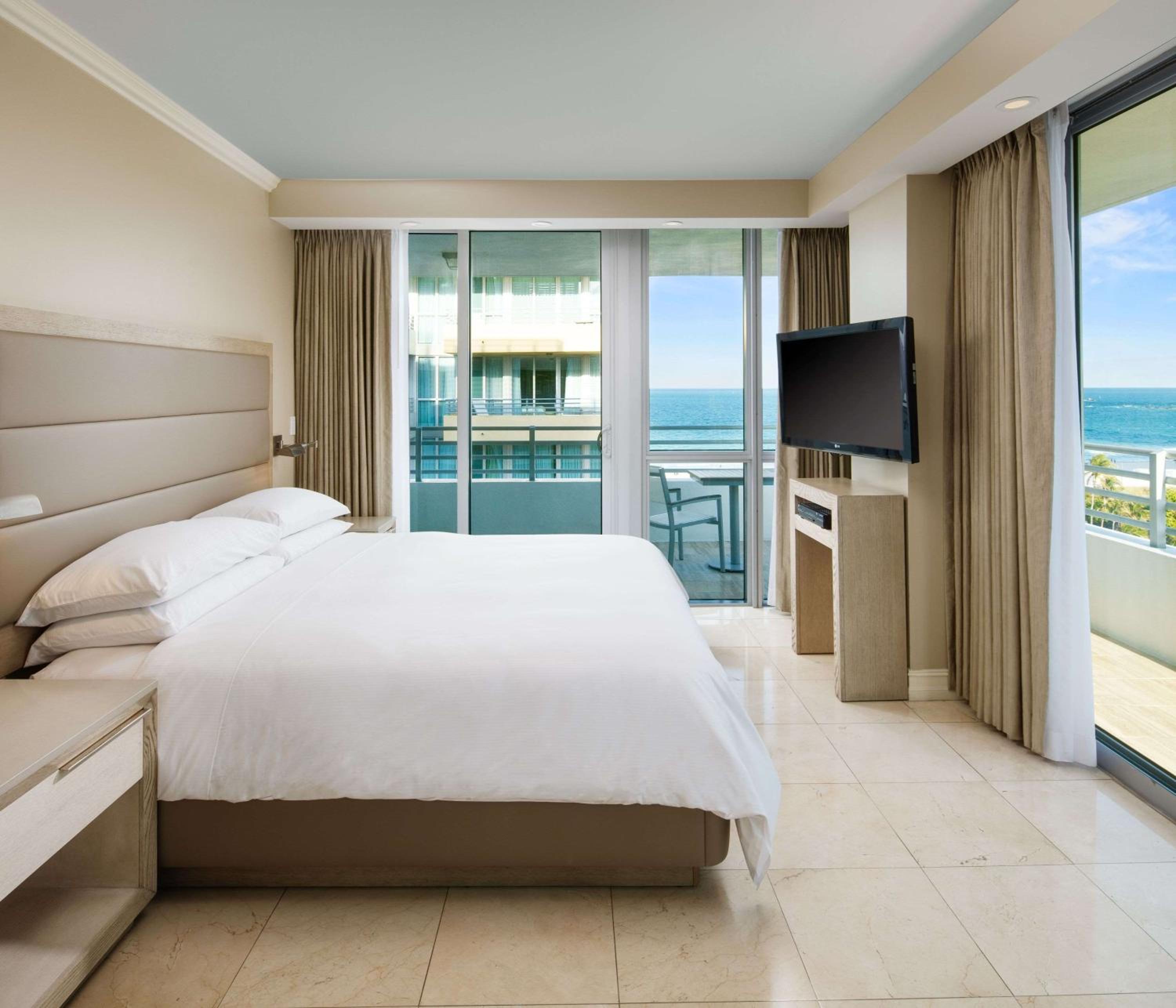 King Suite Mobility Access