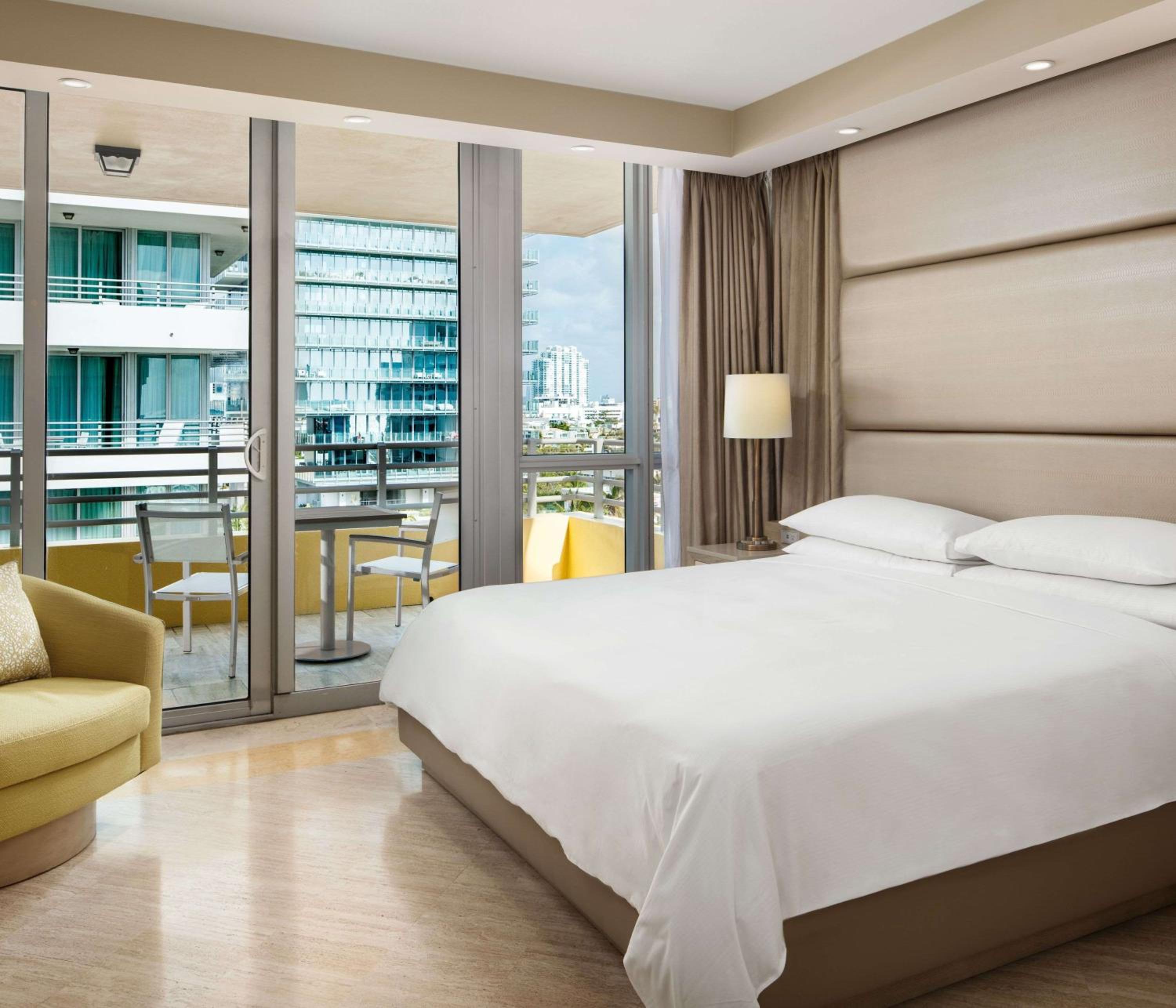 Deluxe King Studio with City View