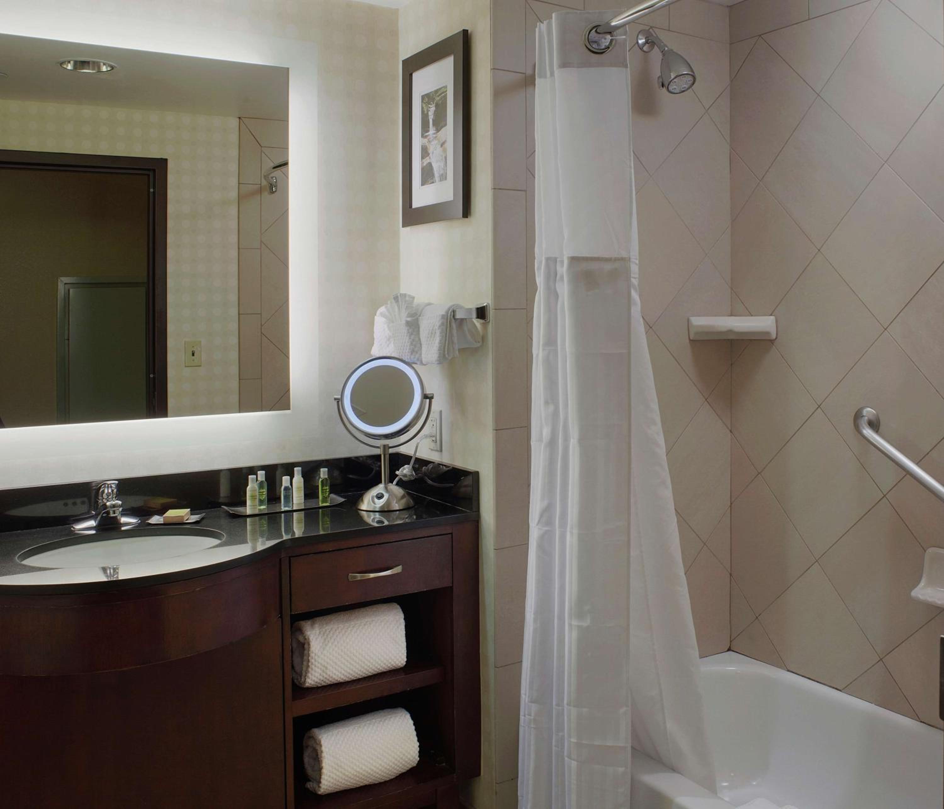 Two-Room King Suite with Sofa Bed - Photo 5
