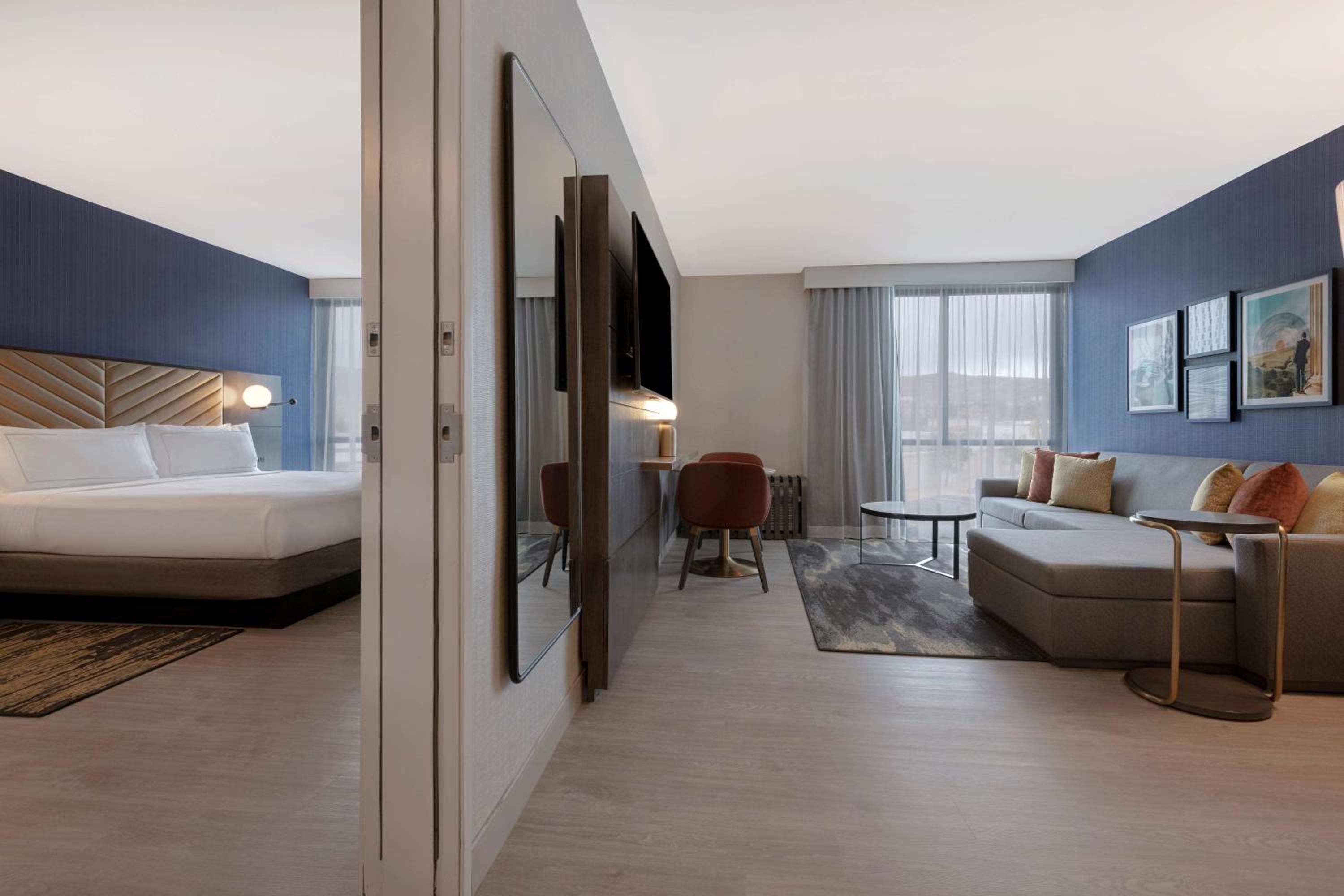 Two-Room King Suite - Photo 5