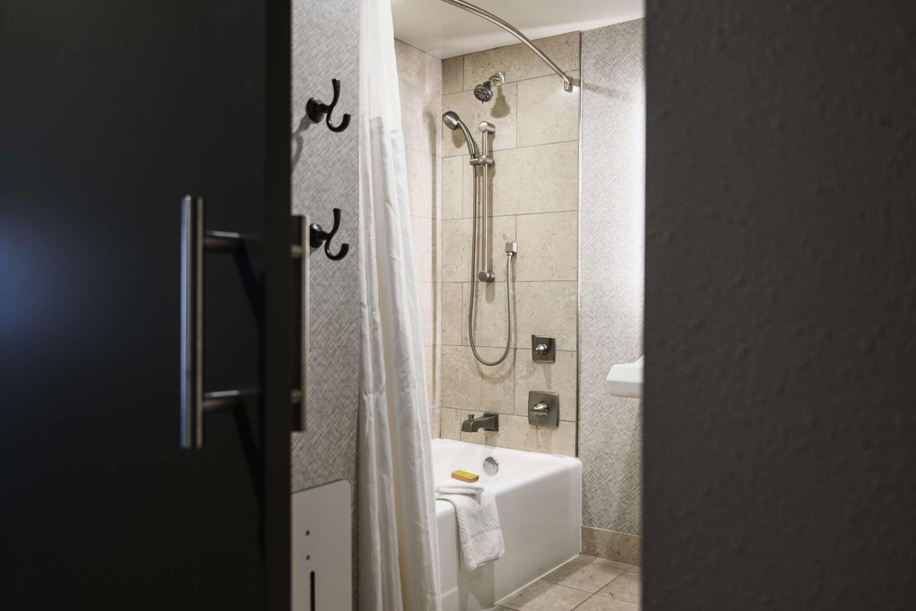 King Room with Mobility Accessible Tub - Photo 2