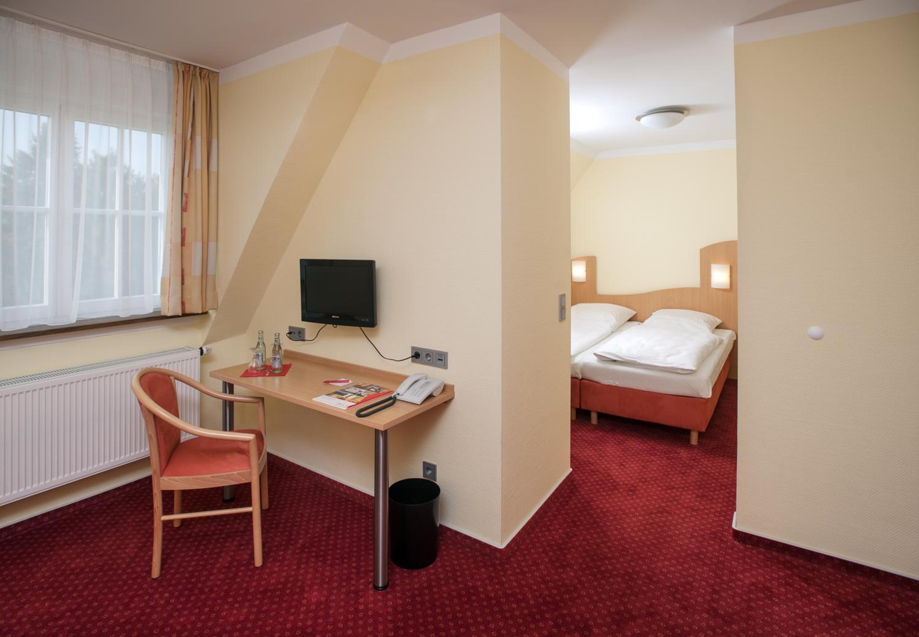 Double Room - Photo 7