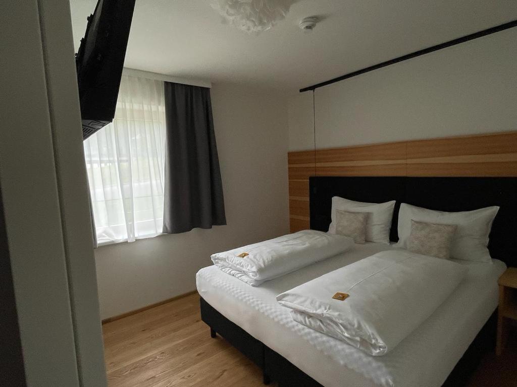 Economy Double Room - Photo 5