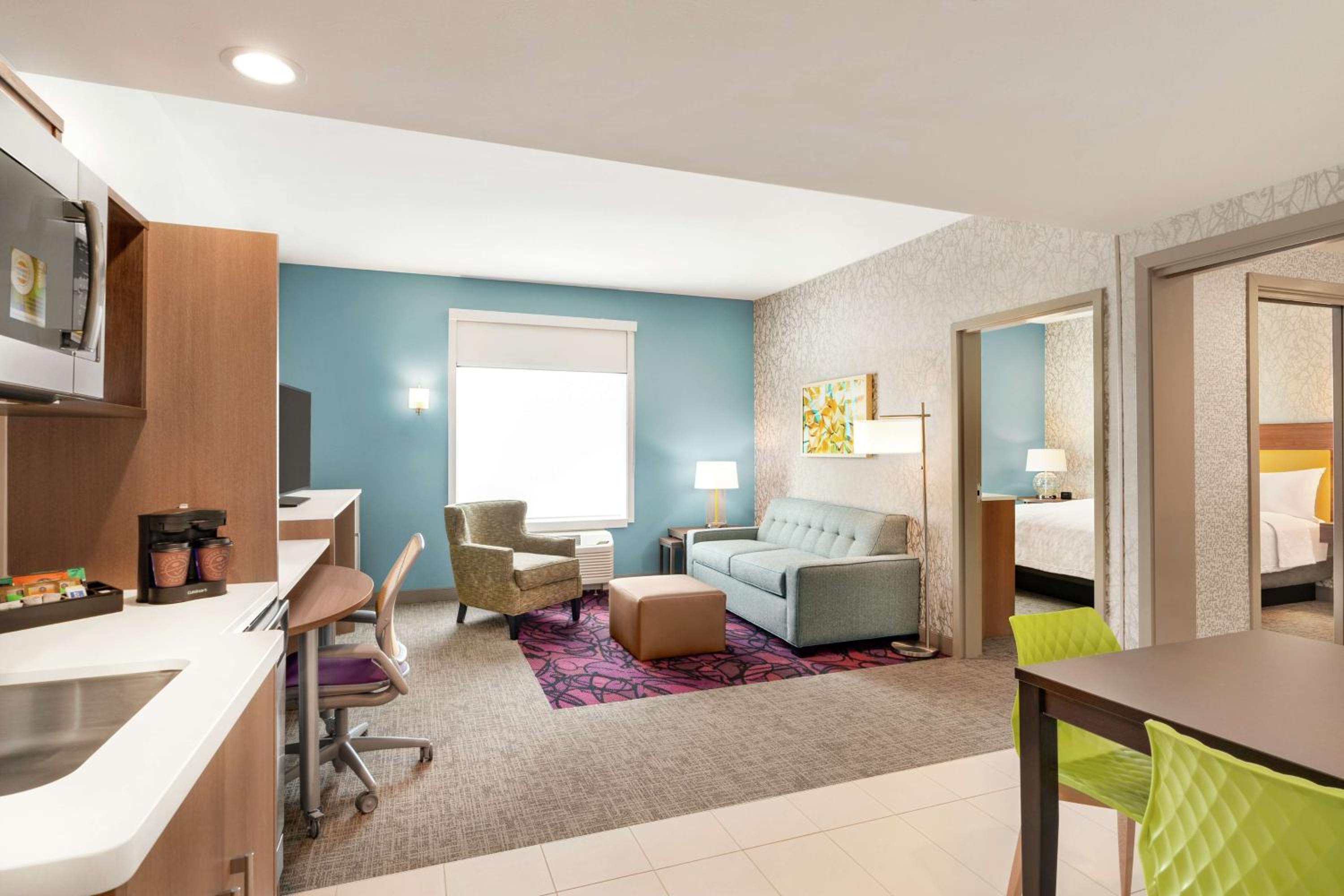 King Suite - Hearing Access/Non-Smoking - Photo 6