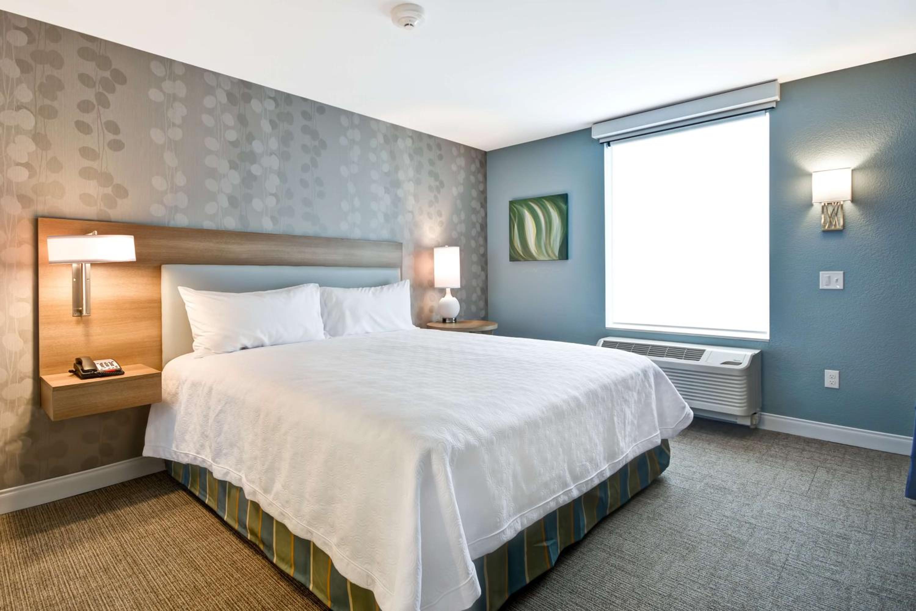 One-Bedroom King Suite - Non-Smoking - Photo 1