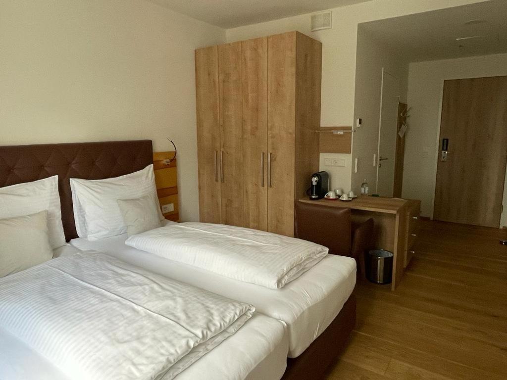 Economy Double Room - Photo 4