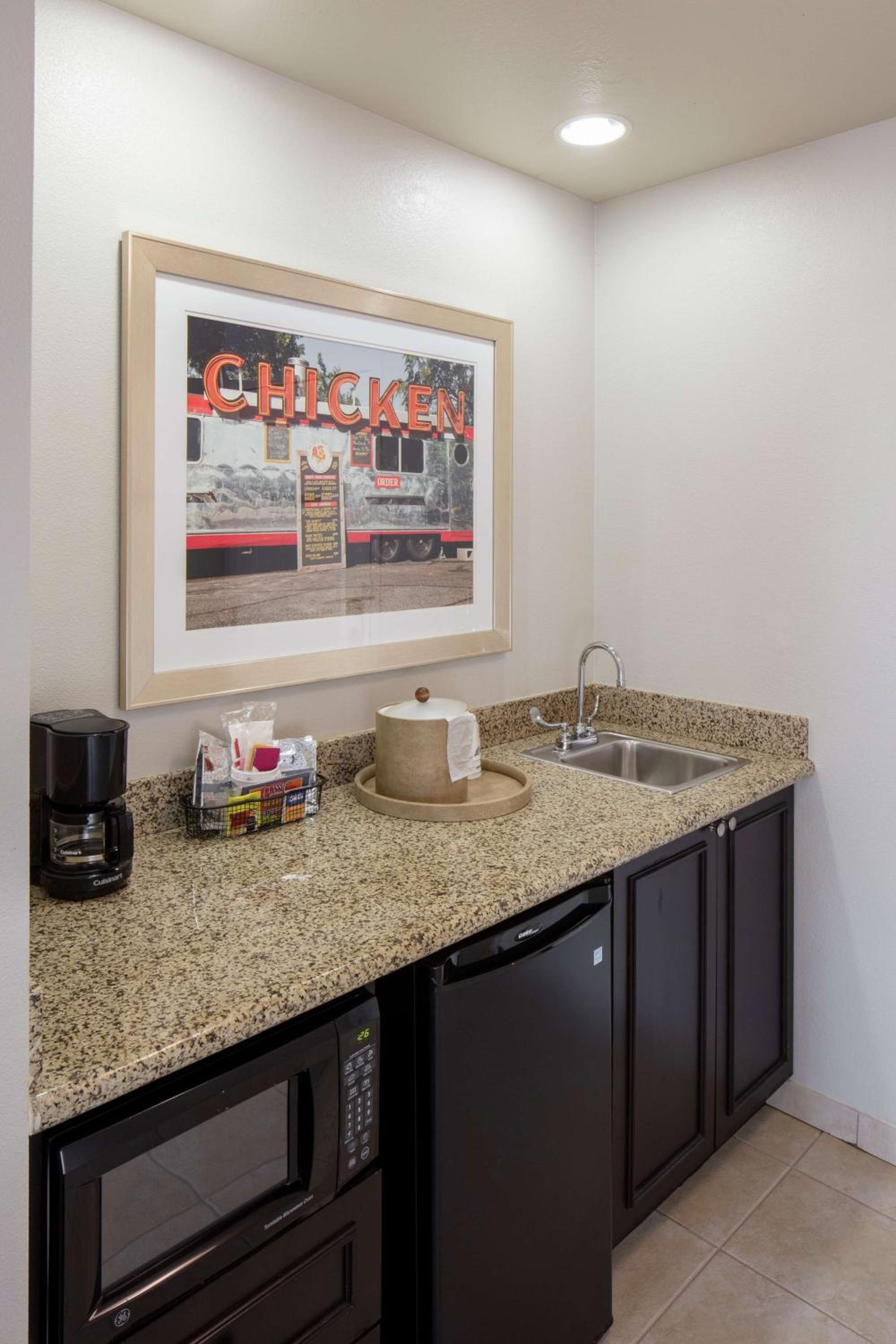 King Studio Suite - Photo 3