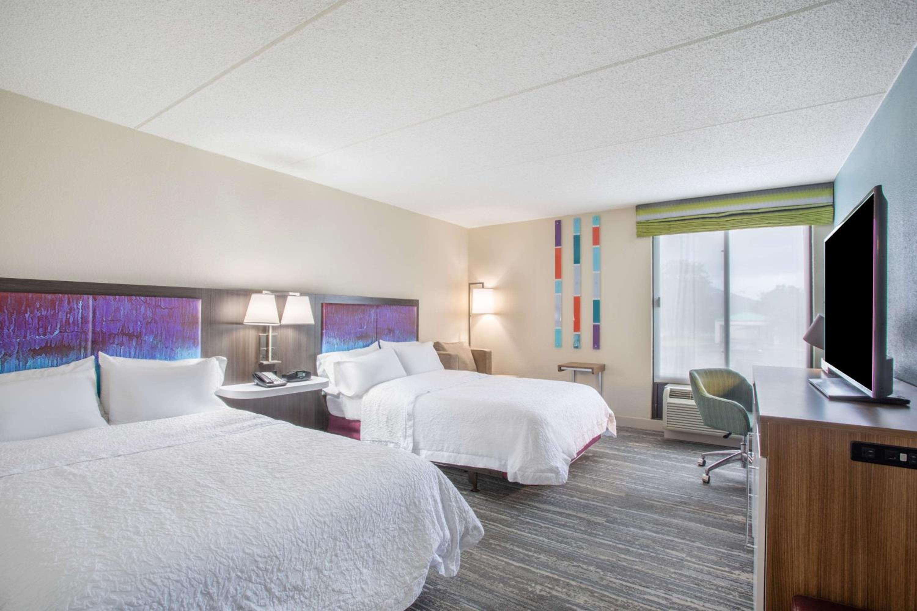 Double Room with Two Double Beds - Hearing Access/Non-Smoking - Photo 3