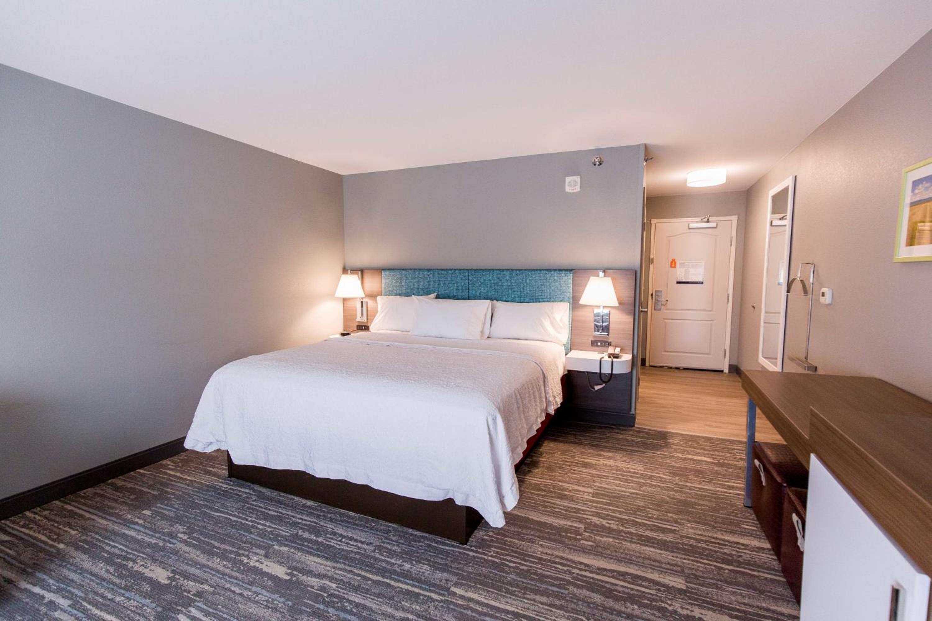 Deluxe King Room - Photo 1
