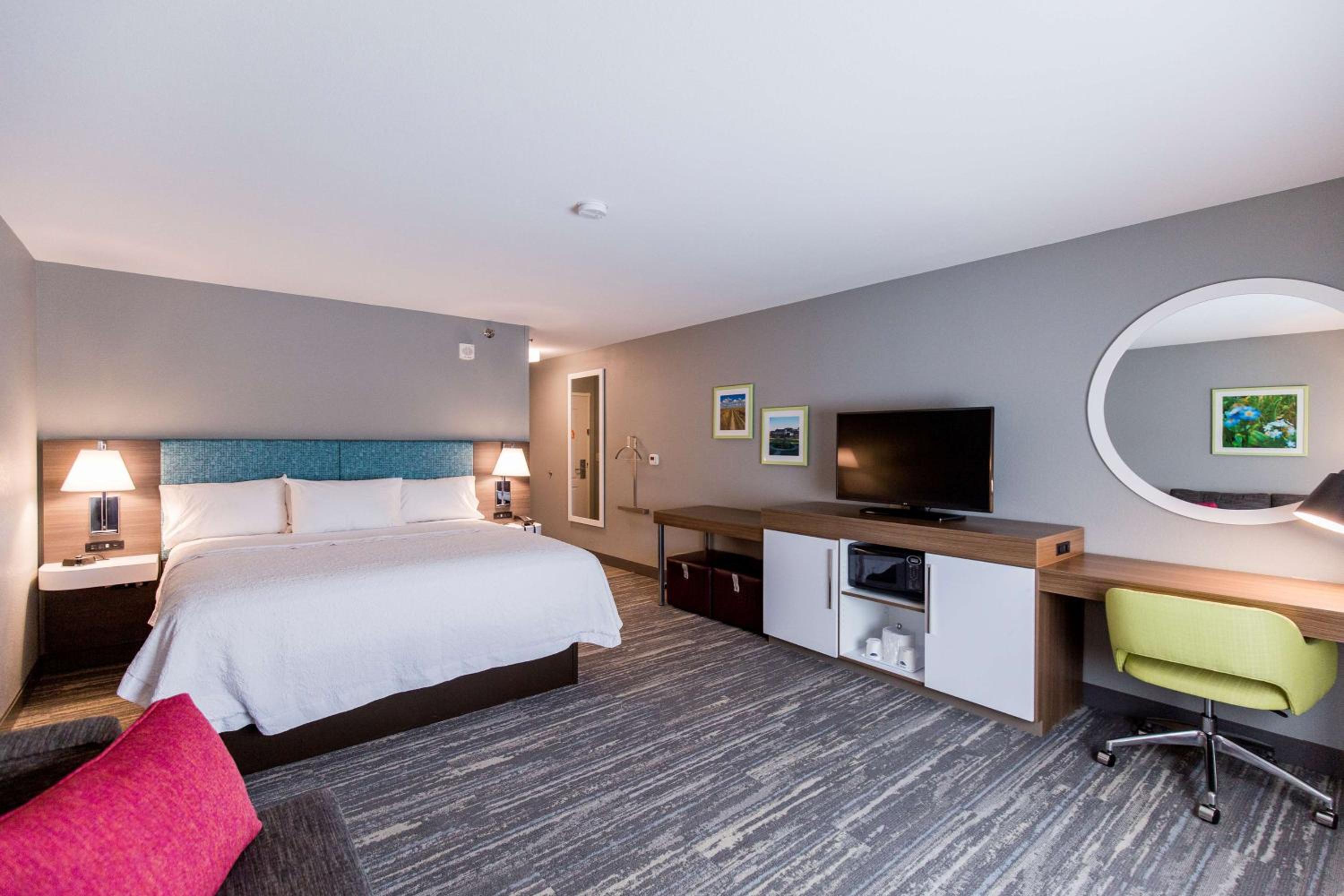 Deluxe King Room - Photo 2