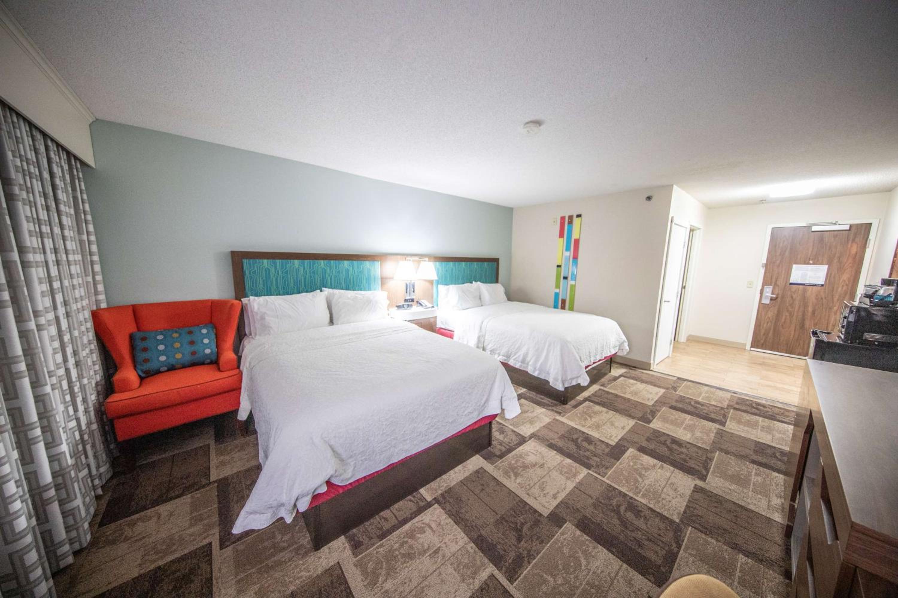 Room with Two Queen Beds - Non-Smoking - Photo 1