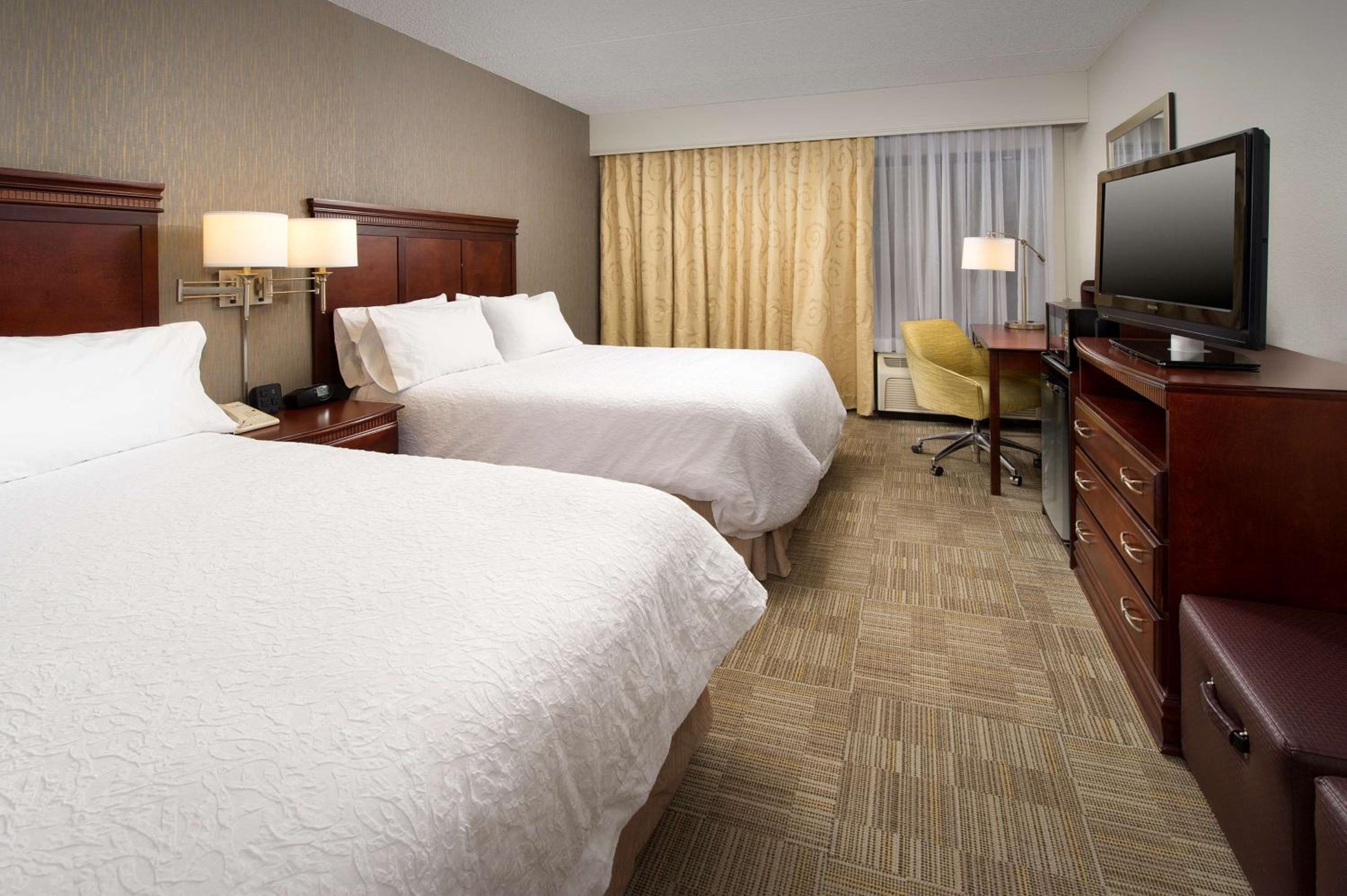 Queen Room with Two Queen Beds (4 Adults) - Photo 1