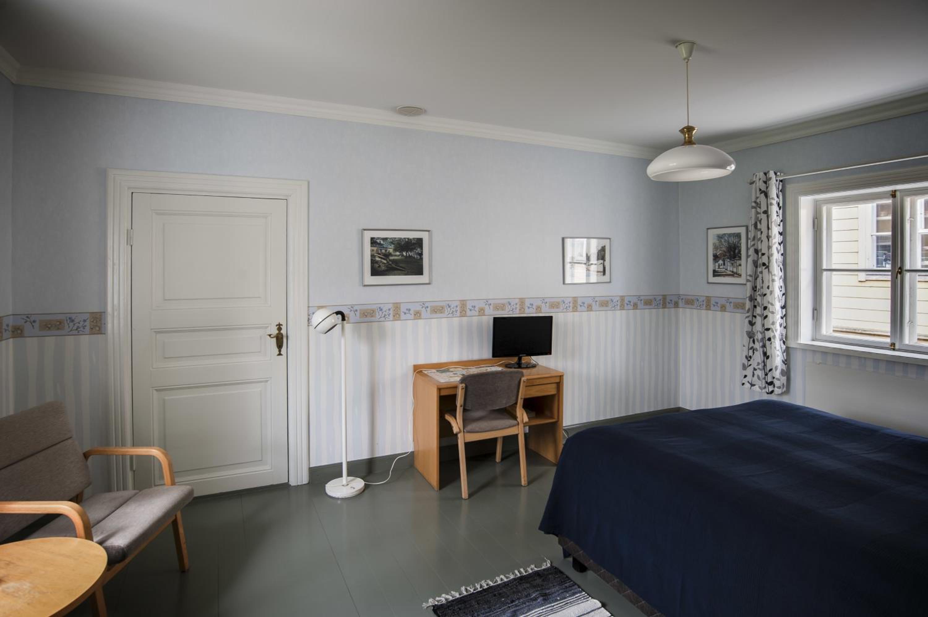One-Bedroom Apartment (1-4 Adults) photo 3