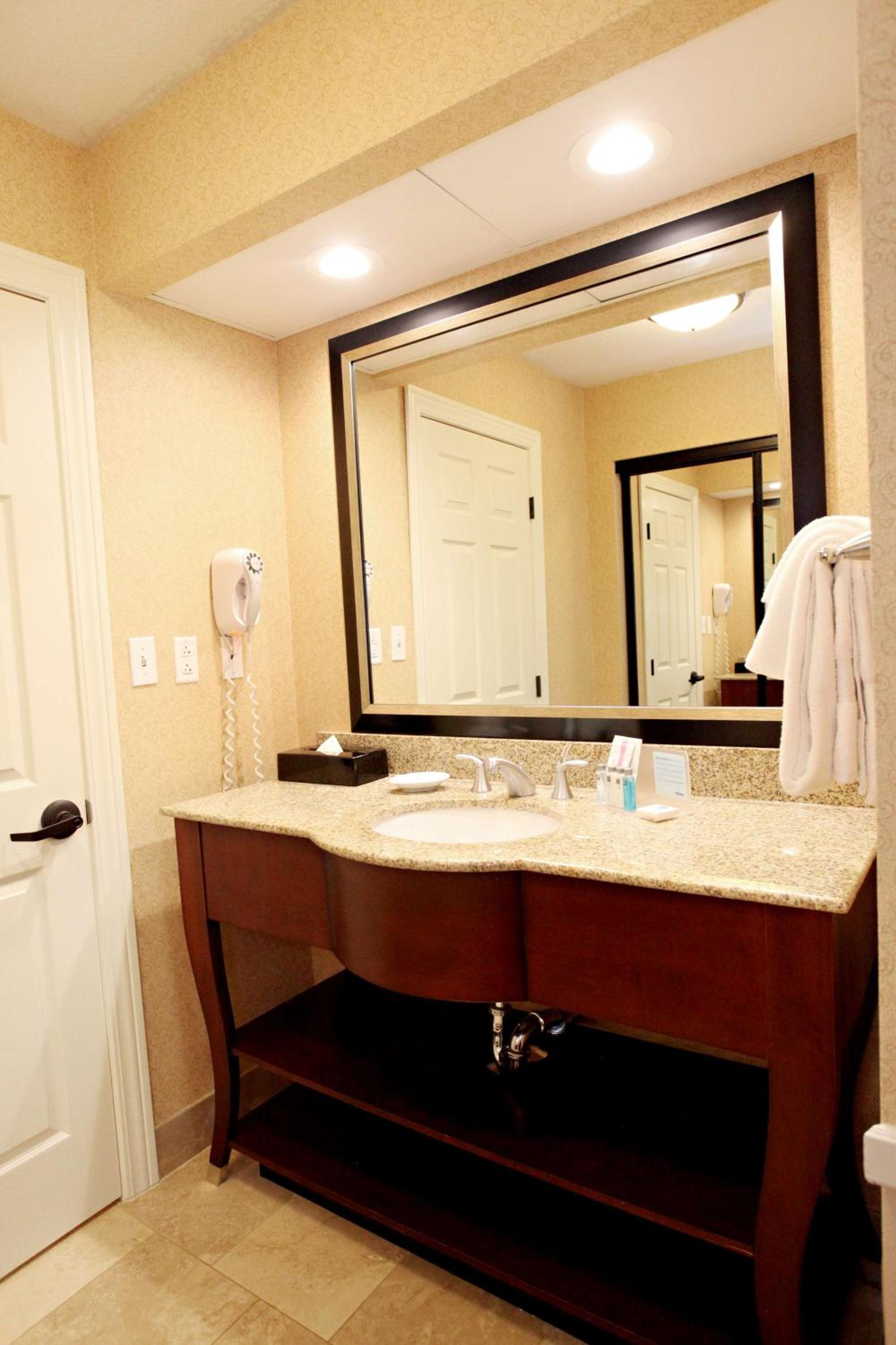 King Suite With Spa Bath - Photo 5