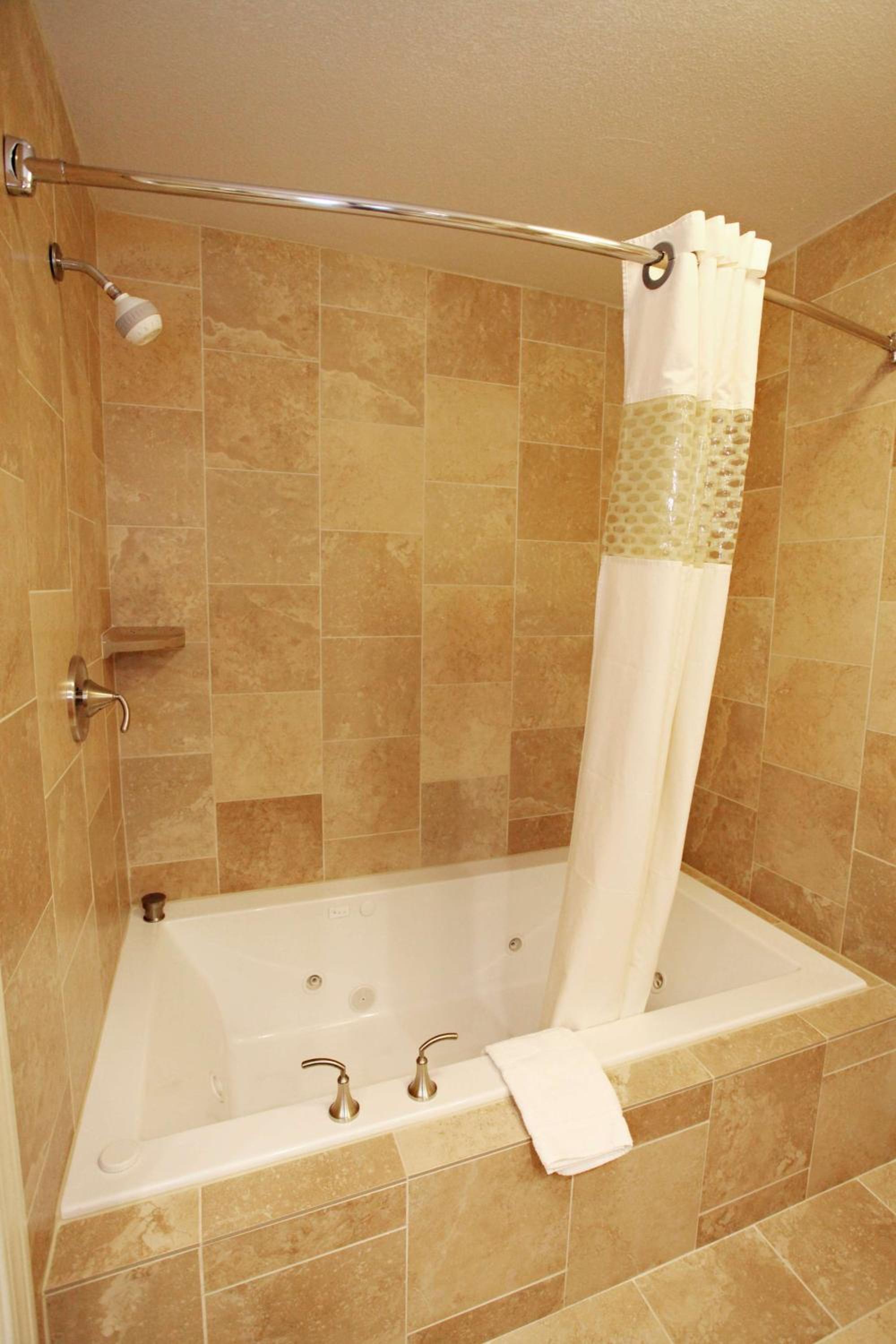 King Suite With Spa Bath - Photo 6
