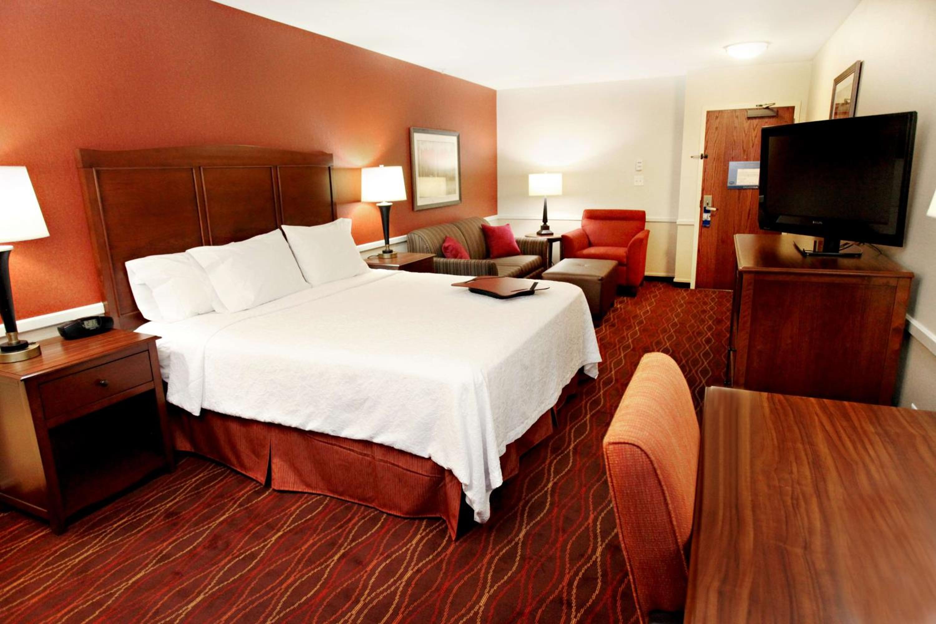 King Suite With Spa Bath - Photo 3