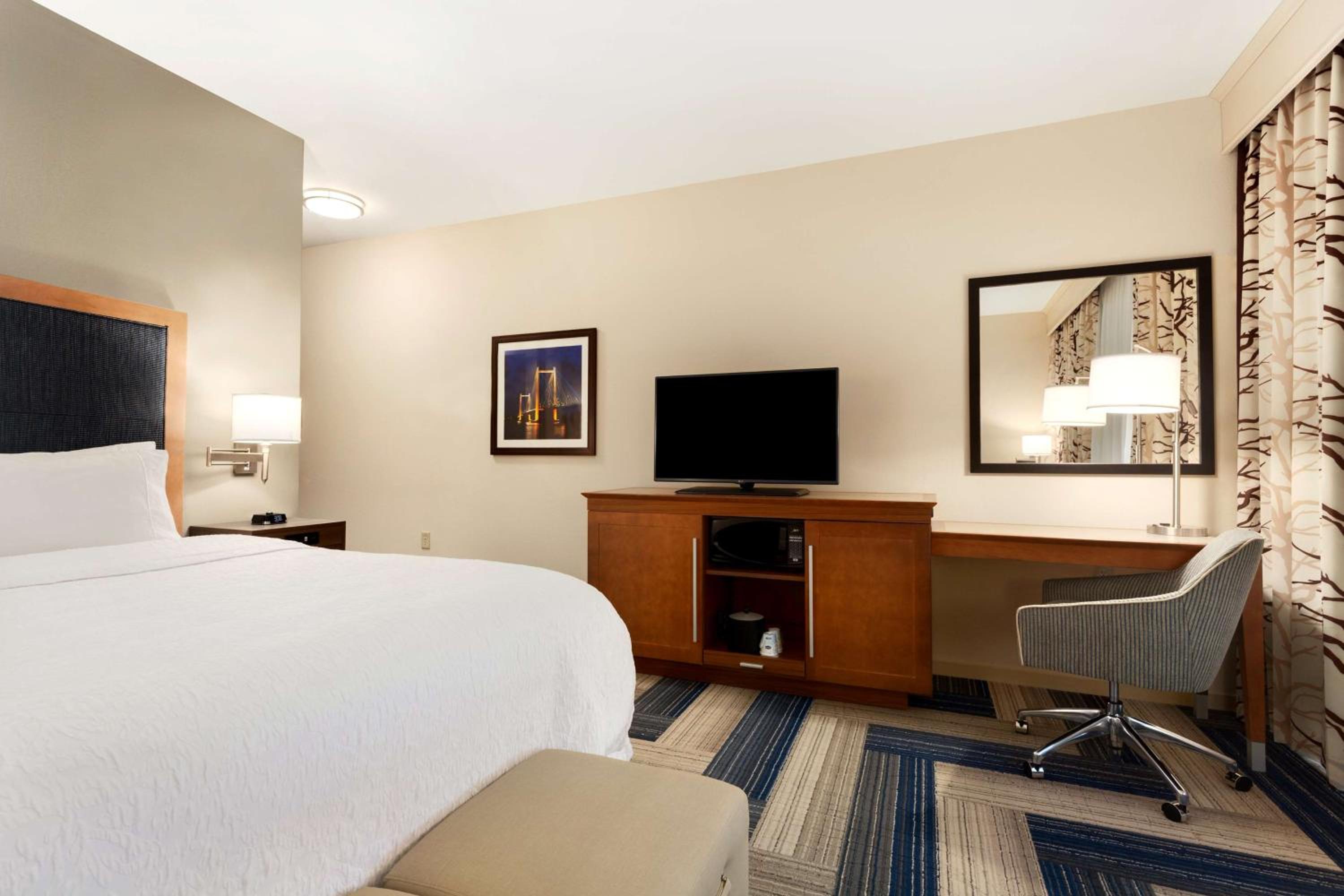 King Room - Hearing Access/Non-Smoking