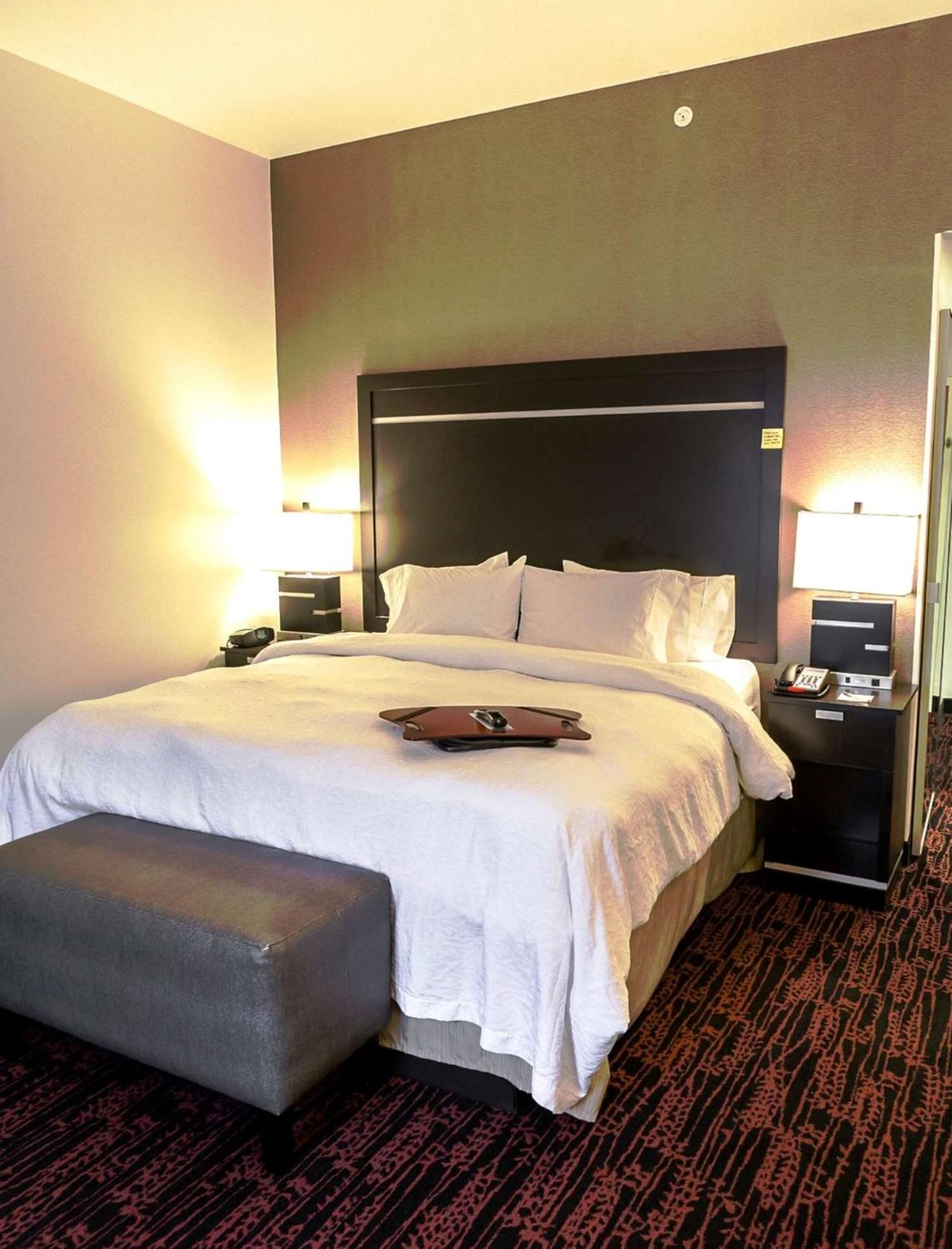 King Room with Accessible Tub - Mobility and Hearing Access/Non-Smoking - Photo 2