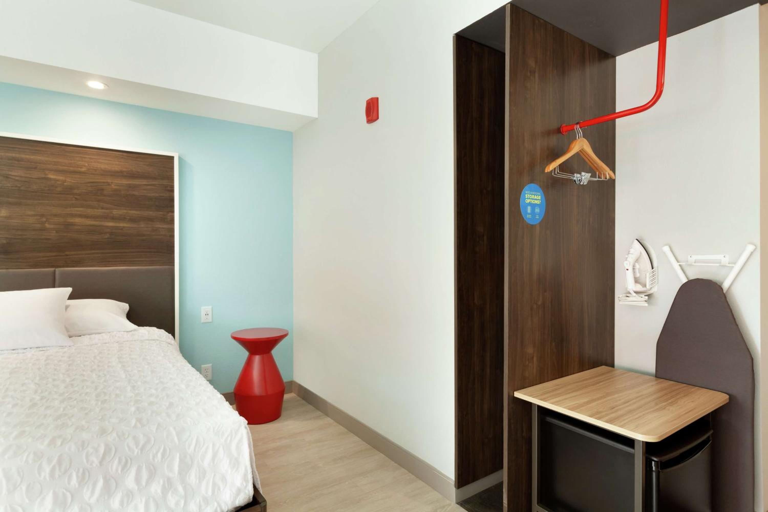 King Room with Roll-In Shower - Mobility and Hearing Access photo 1