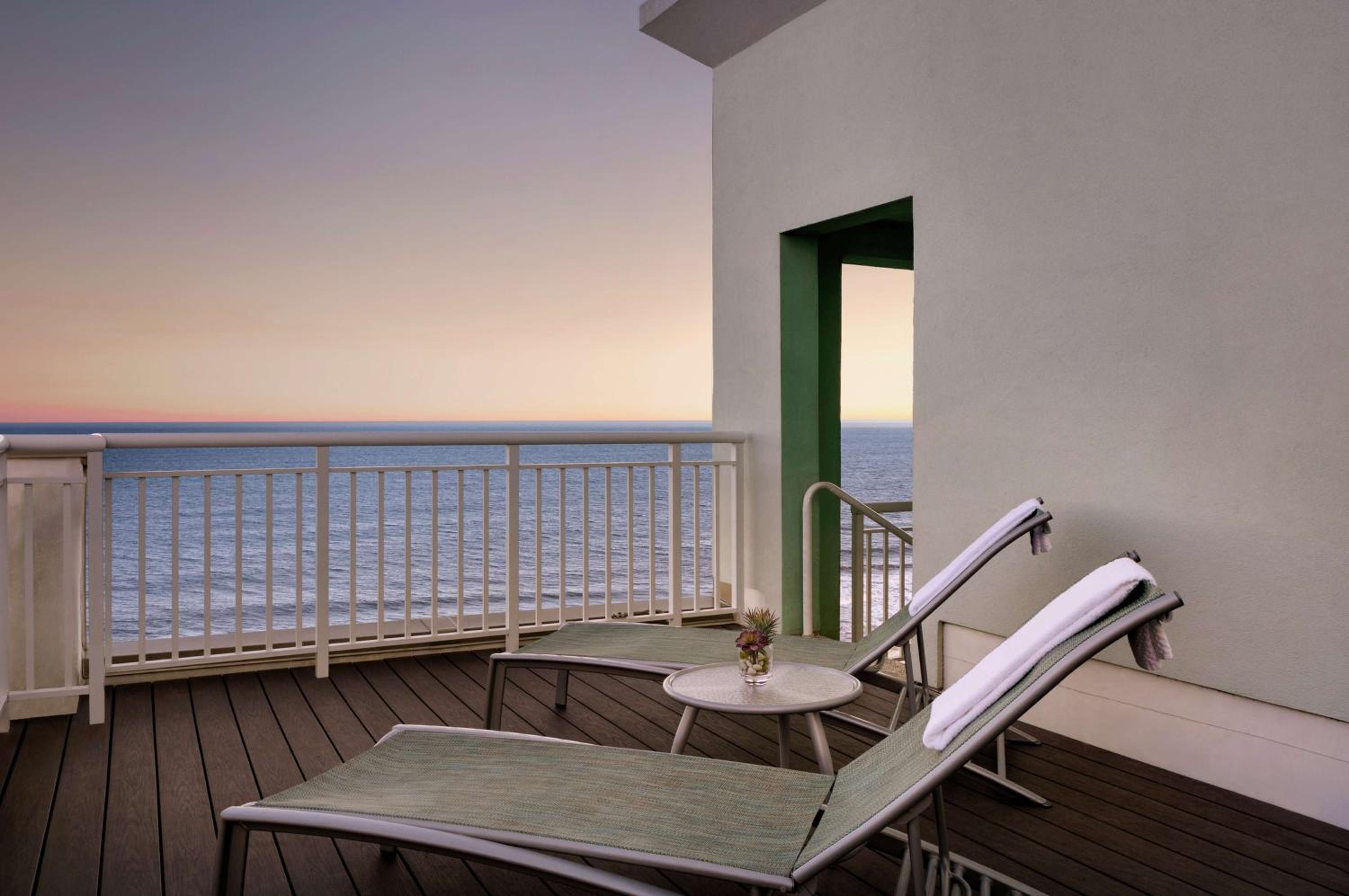 Queen Suite with Two Queen Beds and Terrace - Oceanfront - Photo 5