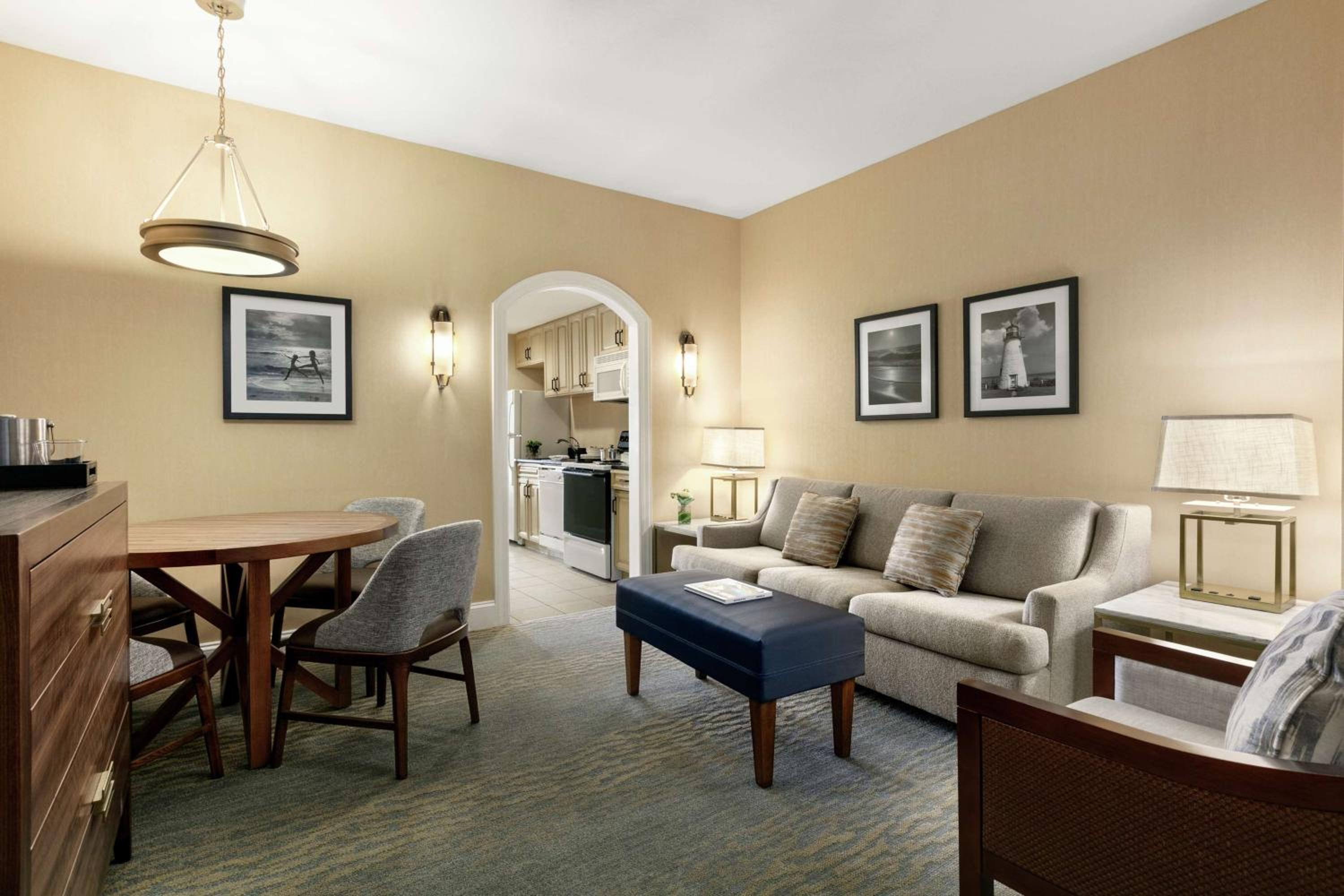 Oceanfront One-Bedroom King Suite  - Photo 4