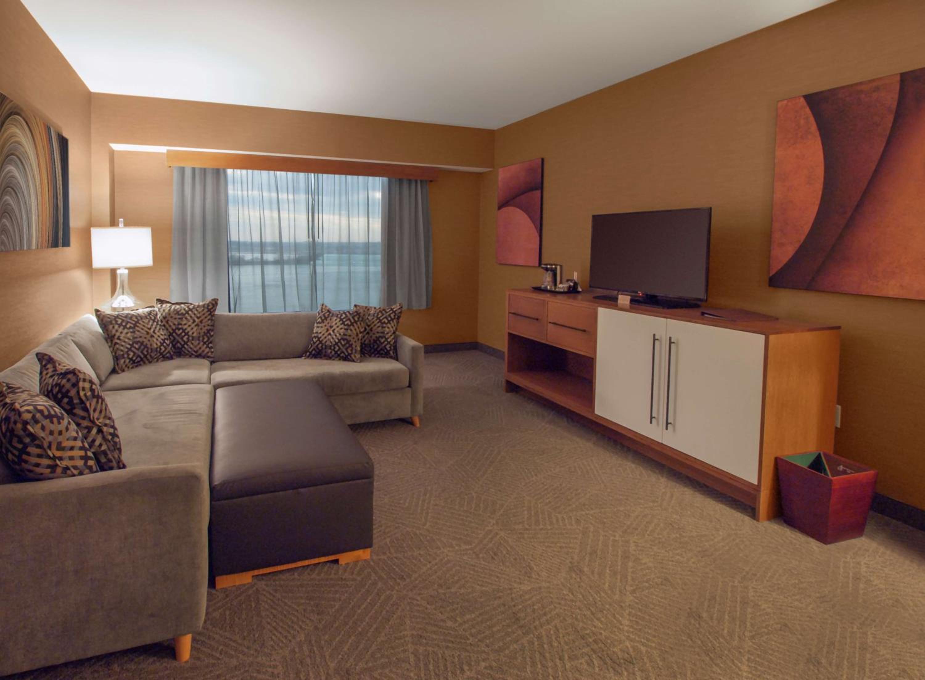 Executive King Suite with Whirlpool - Photo 1