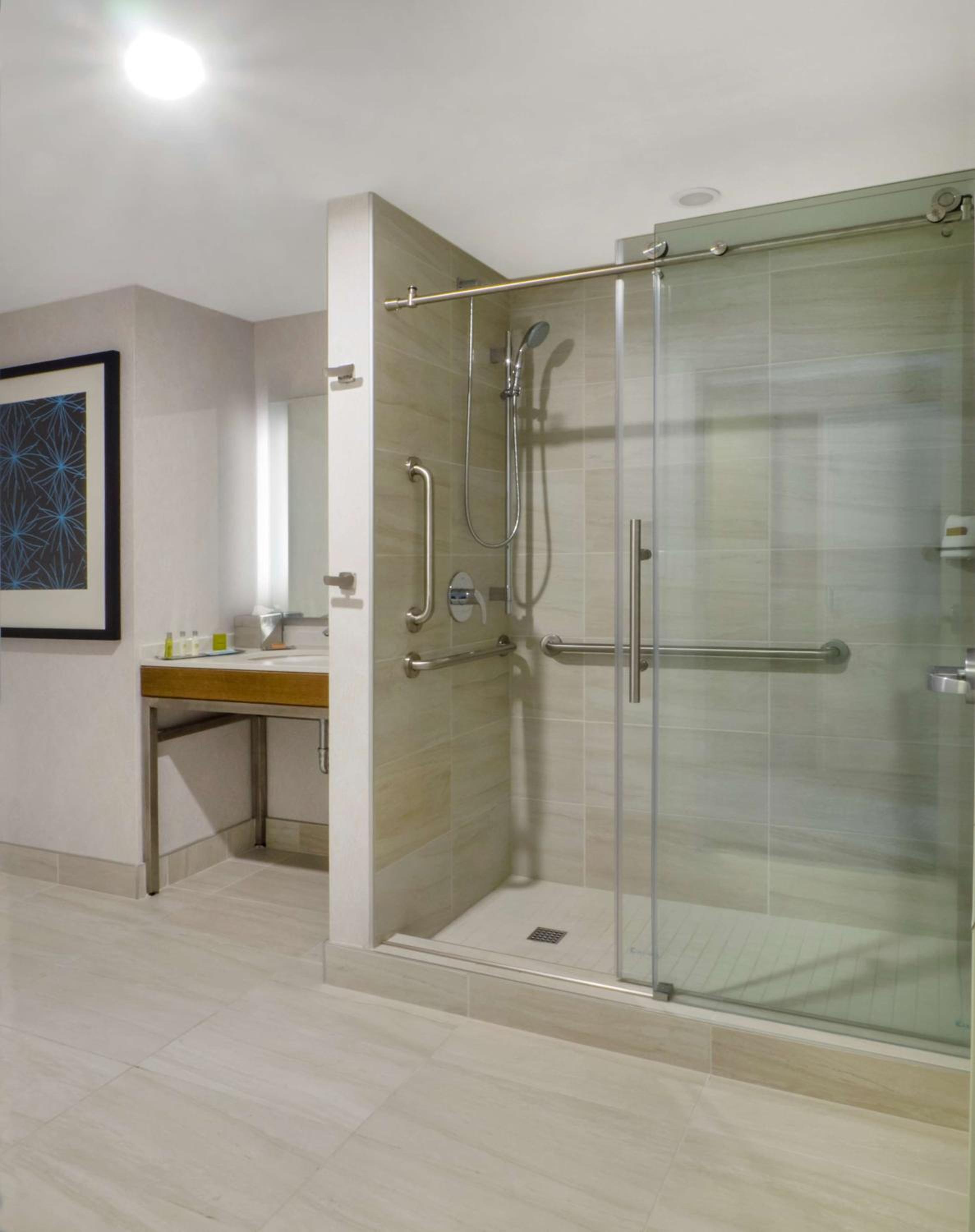 King Room - Hearing Accessible - Photo 3