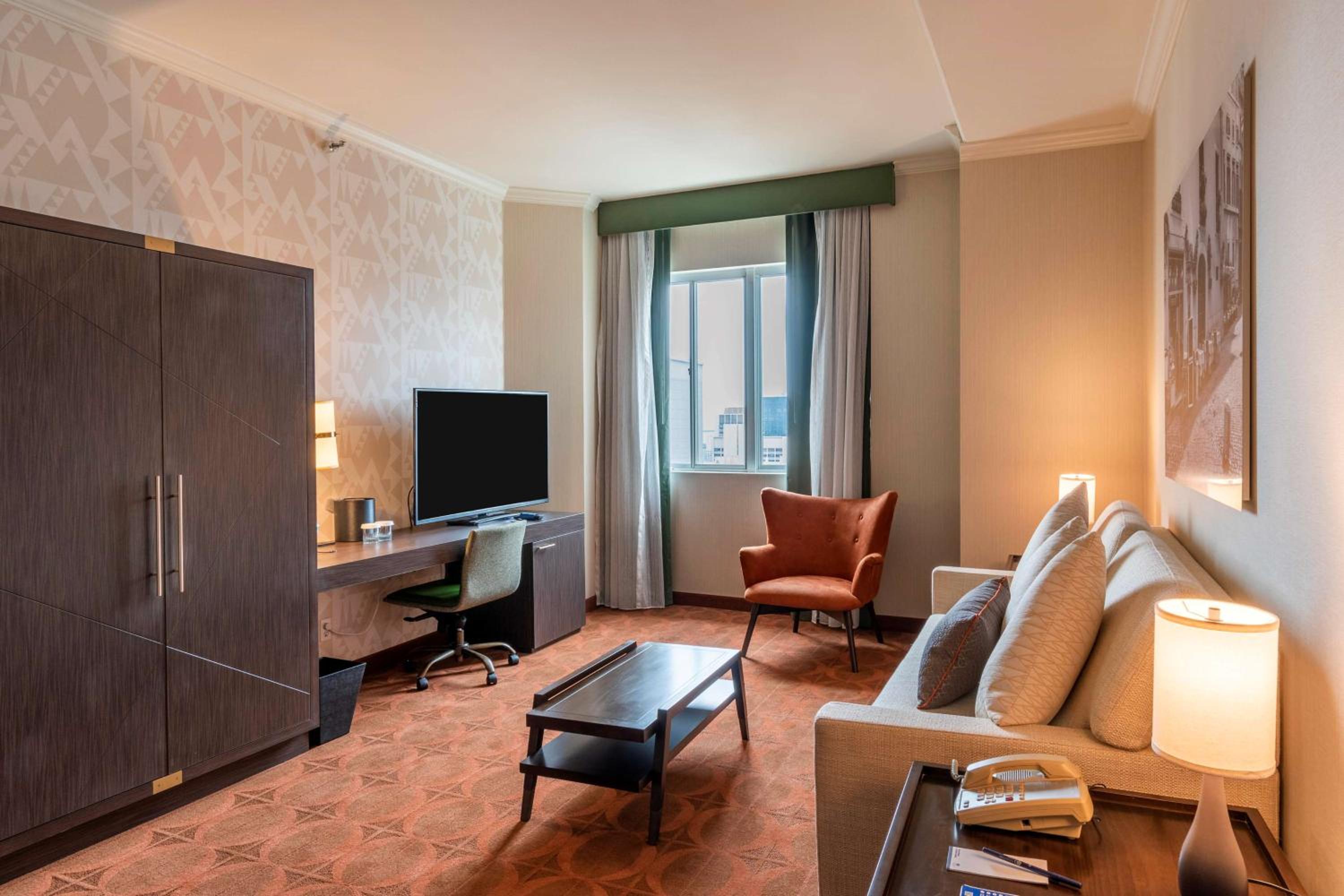 Queen Room with Neighborhood View