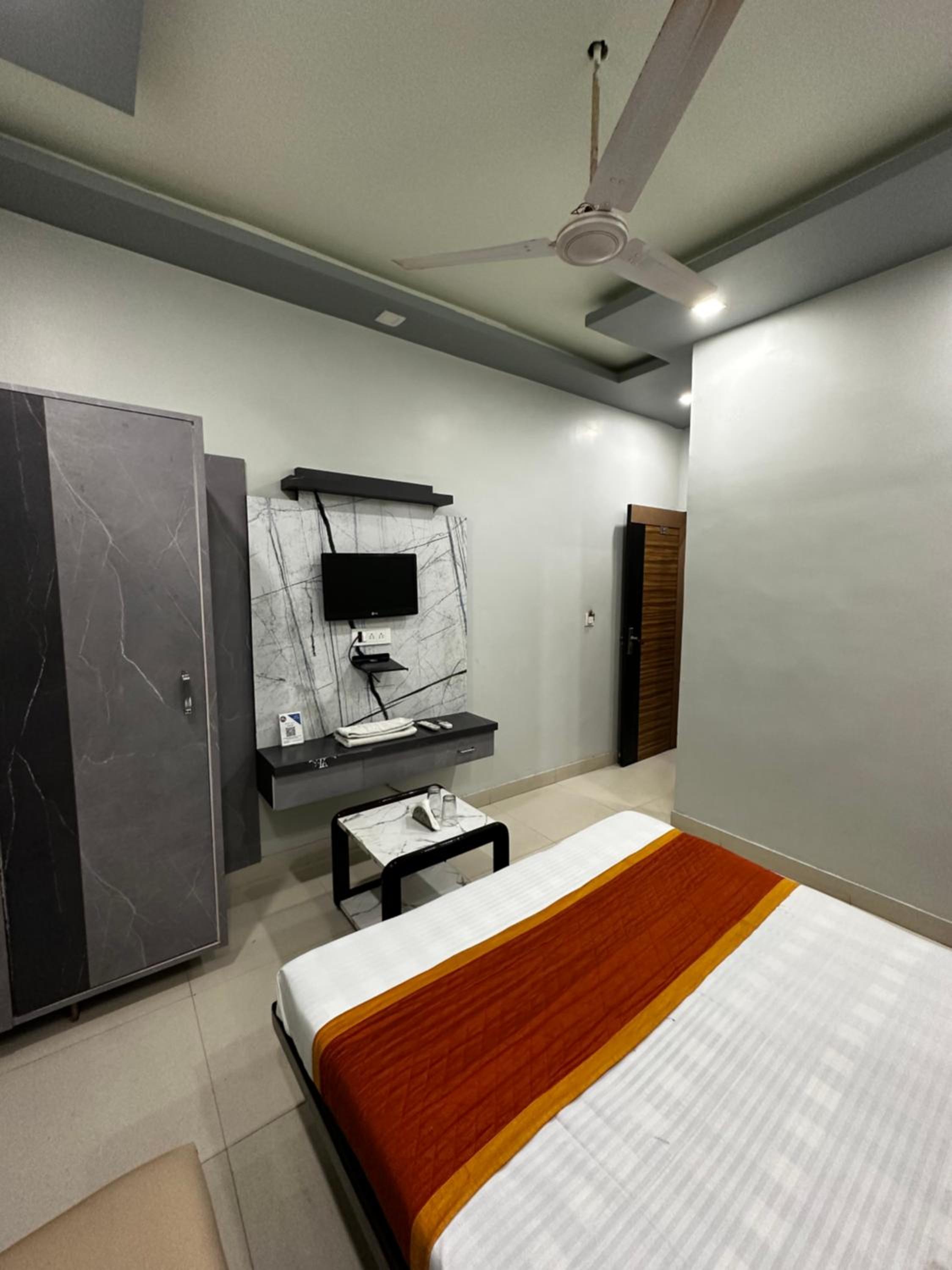 Superior Double Room with Air Conditioning