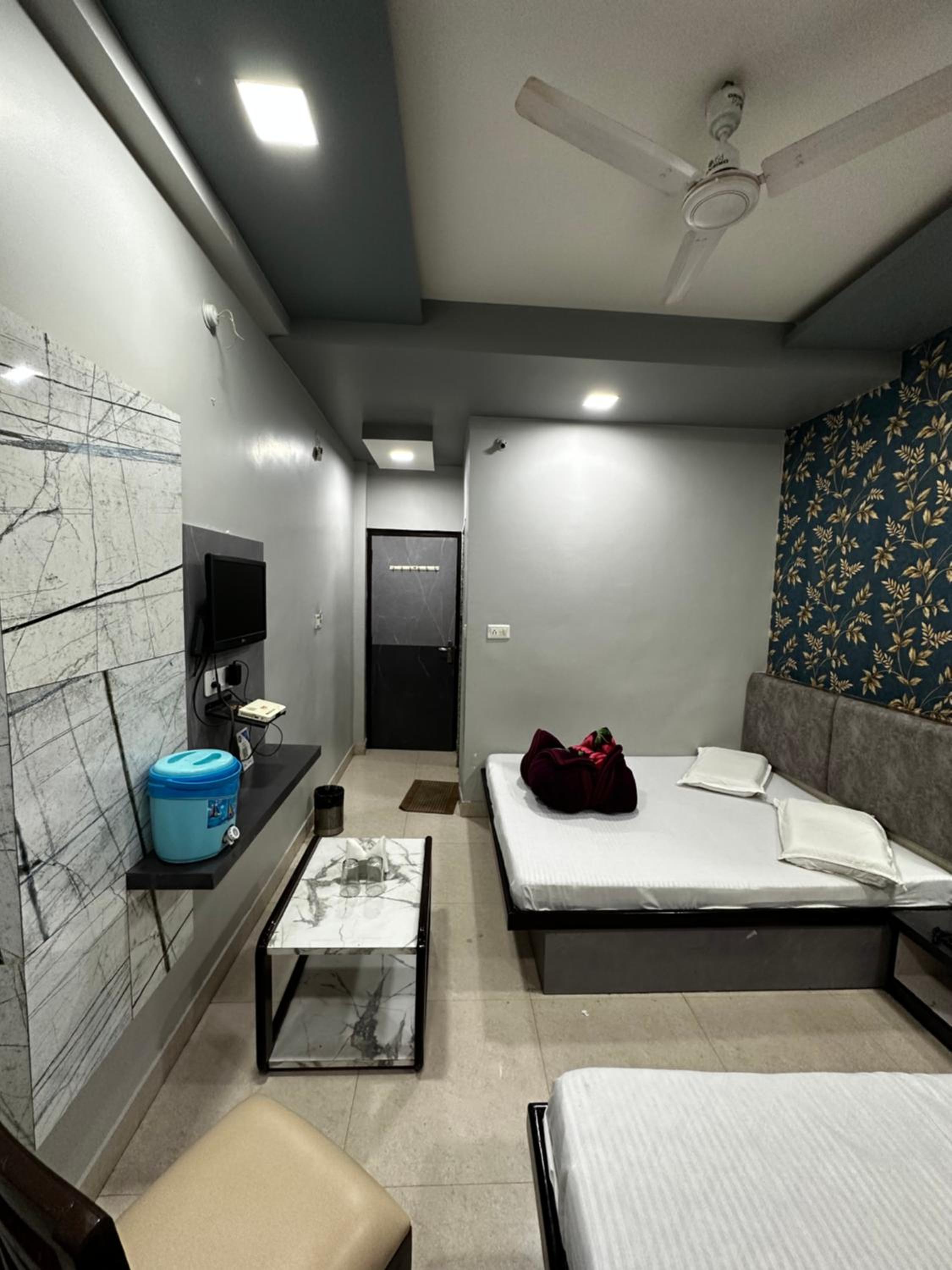 Superior Family Room With Air Conditioning